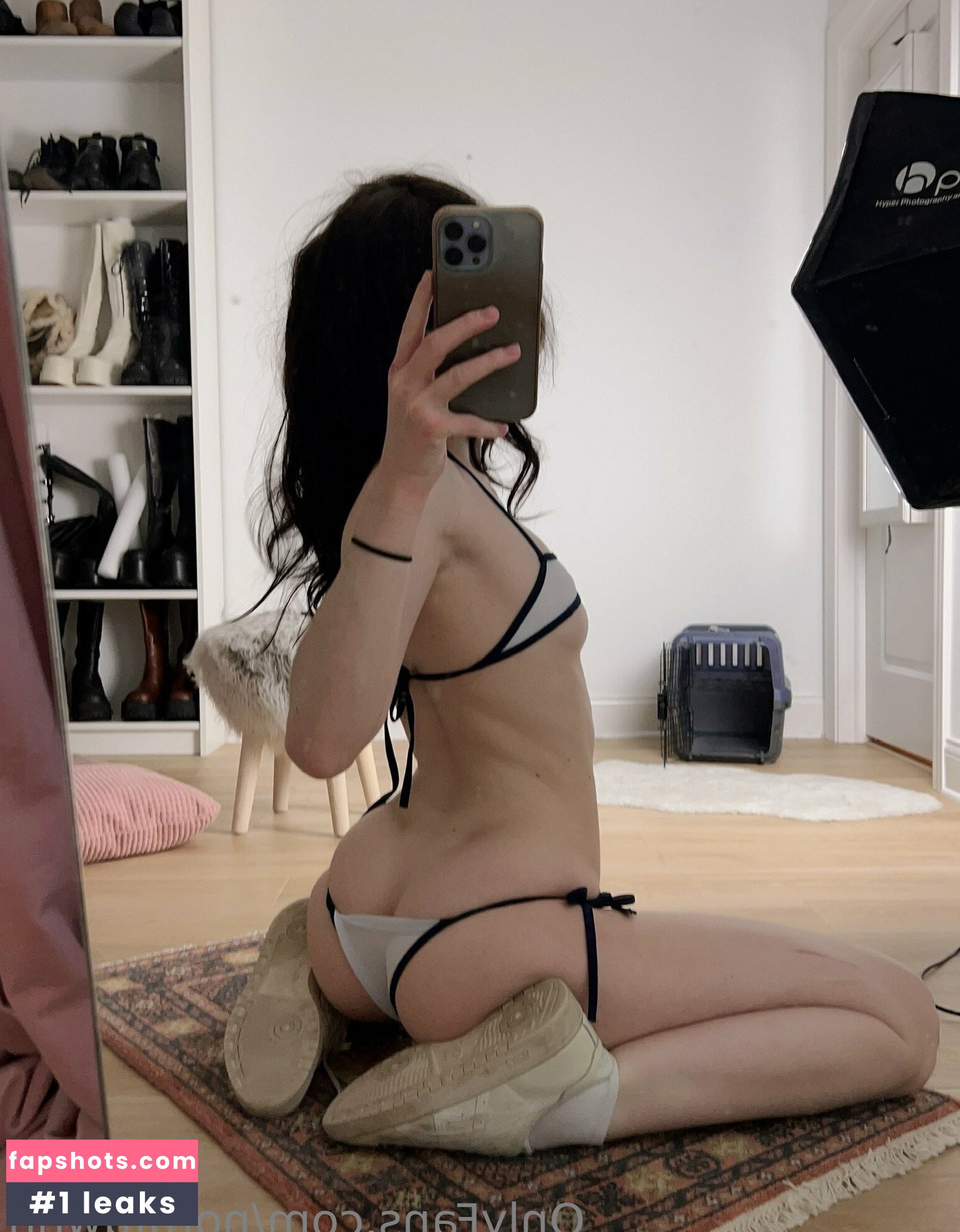 Nora Fawn gallery photo #2216