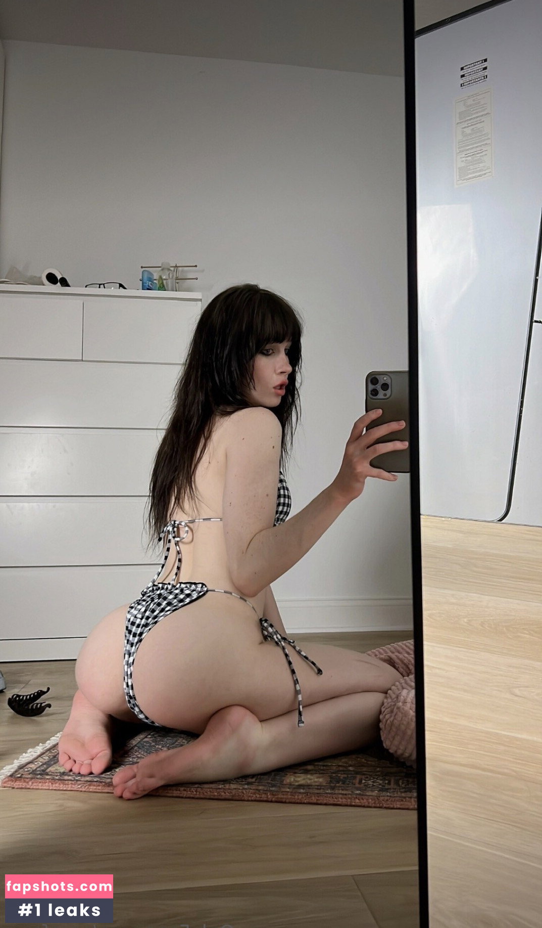 Nora Fawn gallery photo #914
