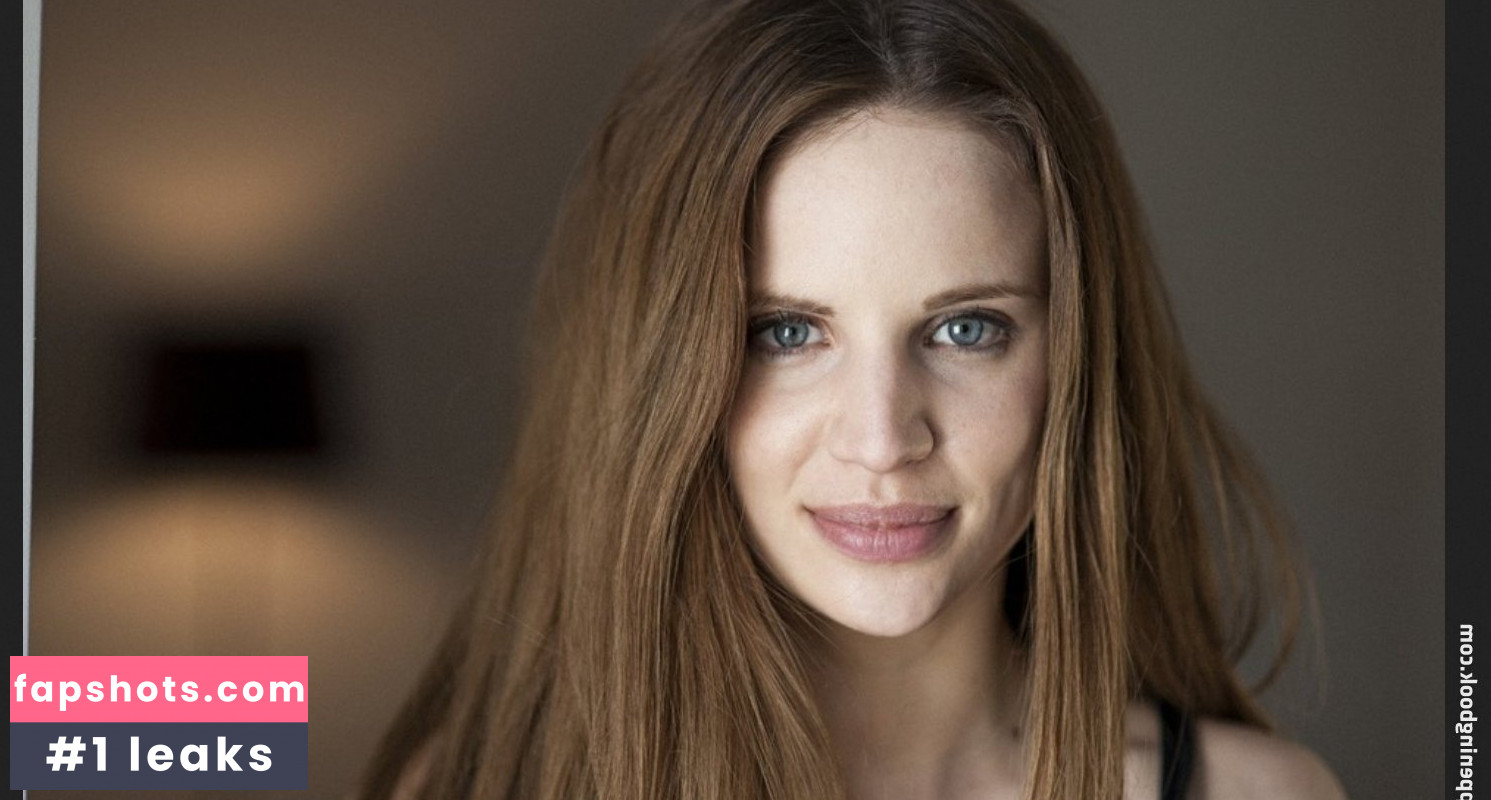 Nora Huetz gallery photo #16