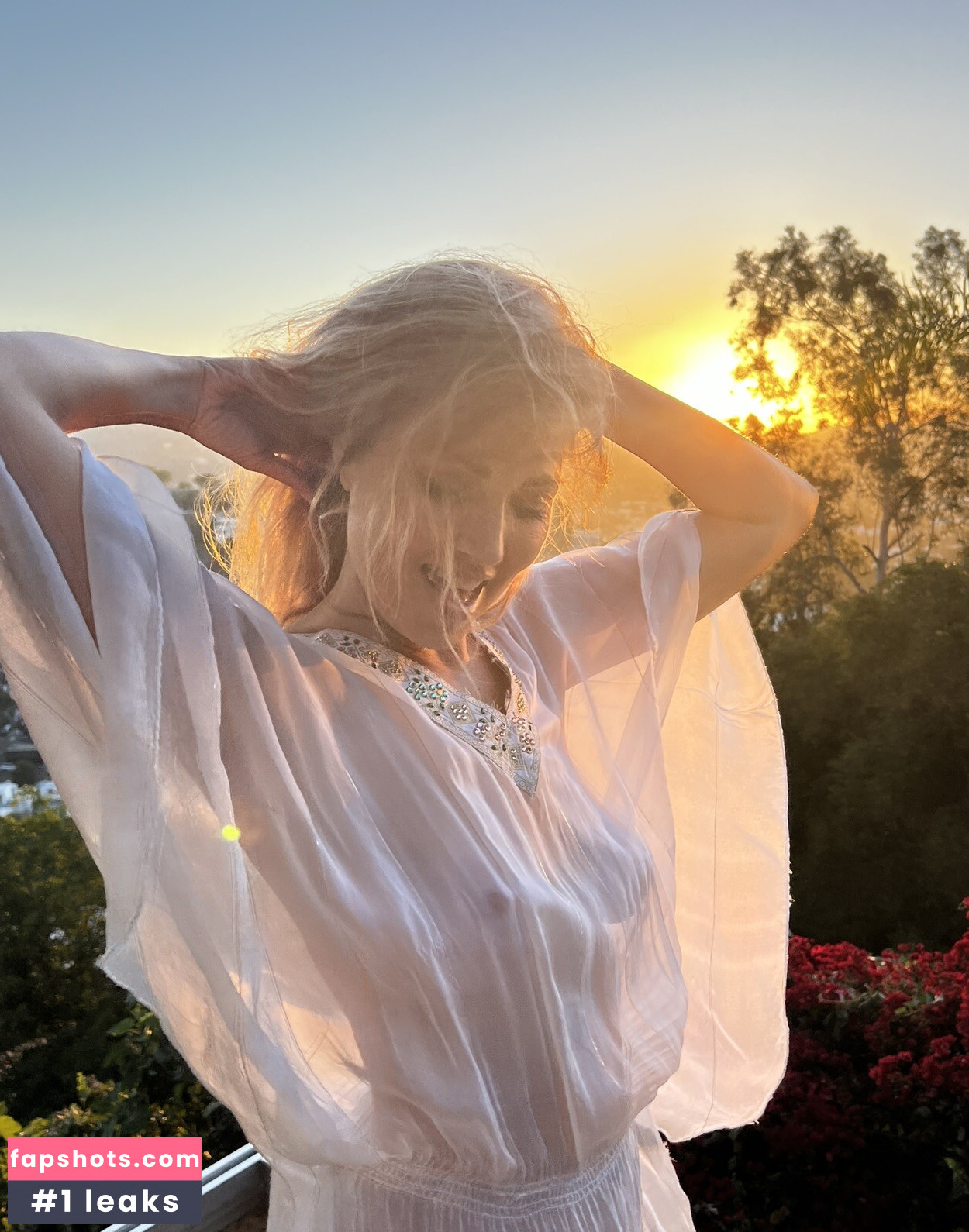 Nora Segura gallery photo #13