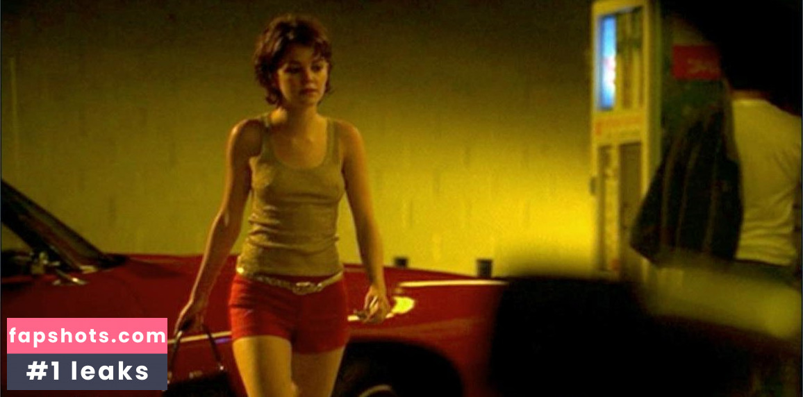 Nora Zehetner gallery photo #11