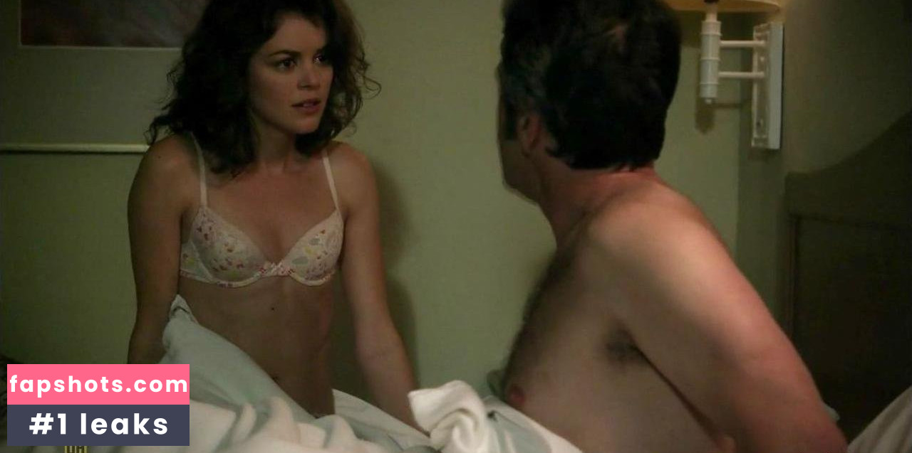 Nora Zehetner gallery photo #13