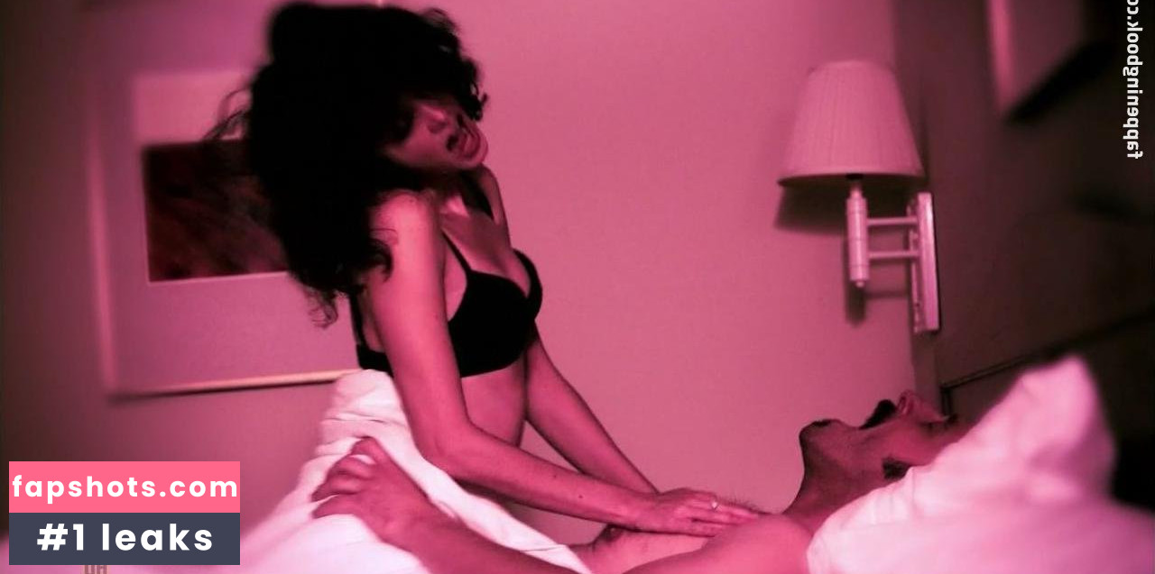 Nora Zehetner gallery photo #14