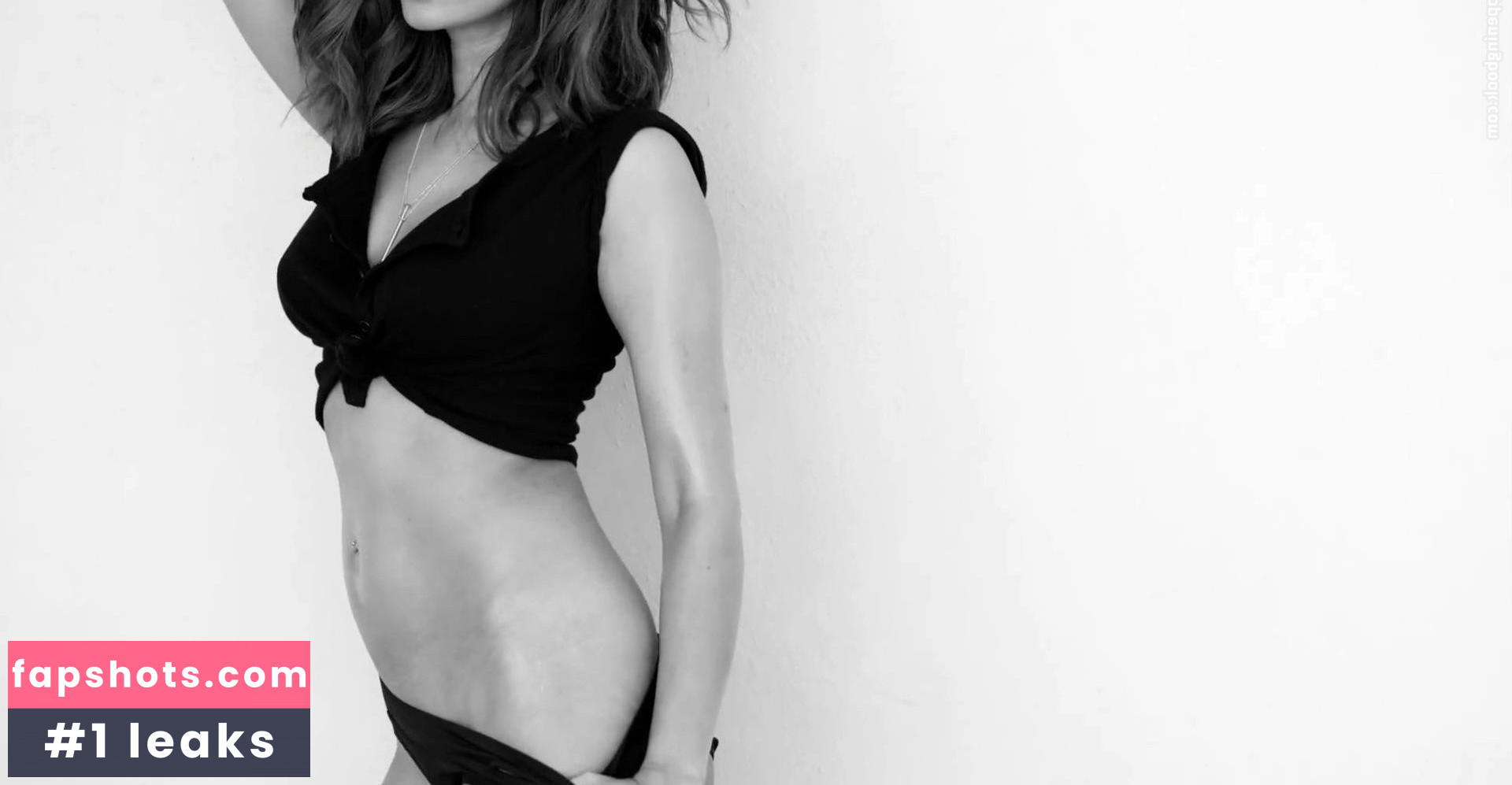 Nosheen Phoenix nude babe gallery