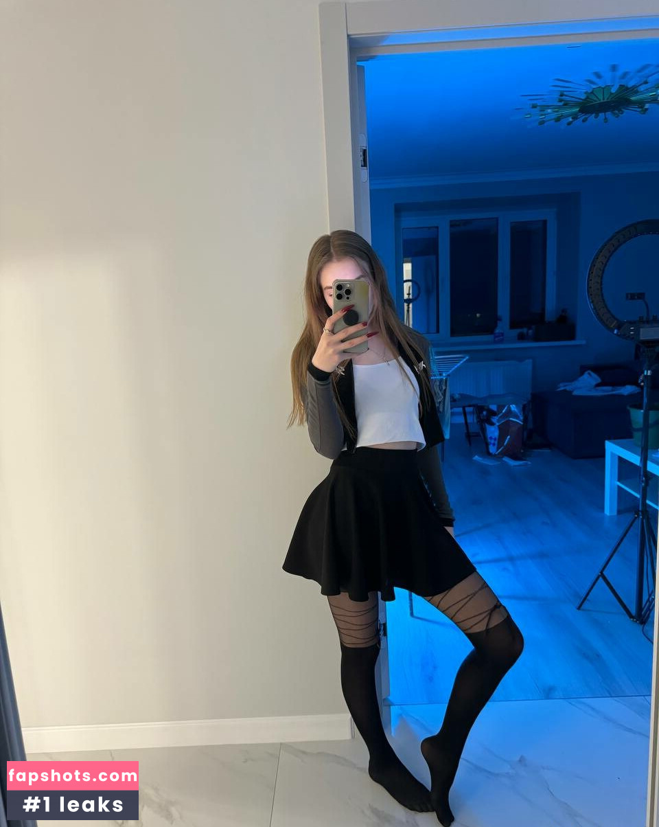 not_so_good_wife nude babe gallery