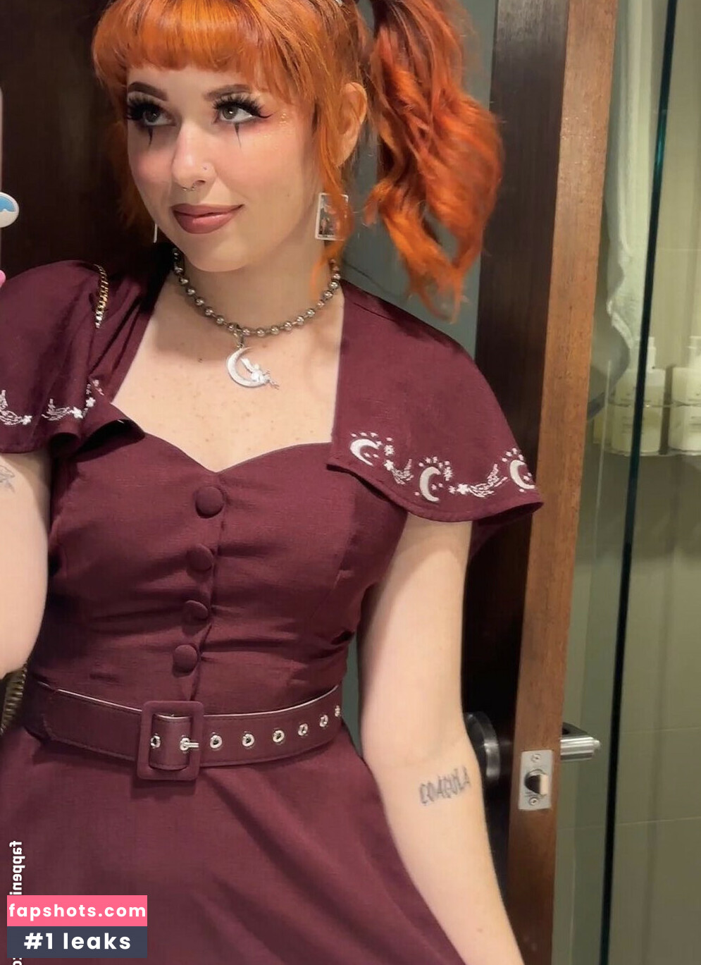 NotSaige gallery photo #25