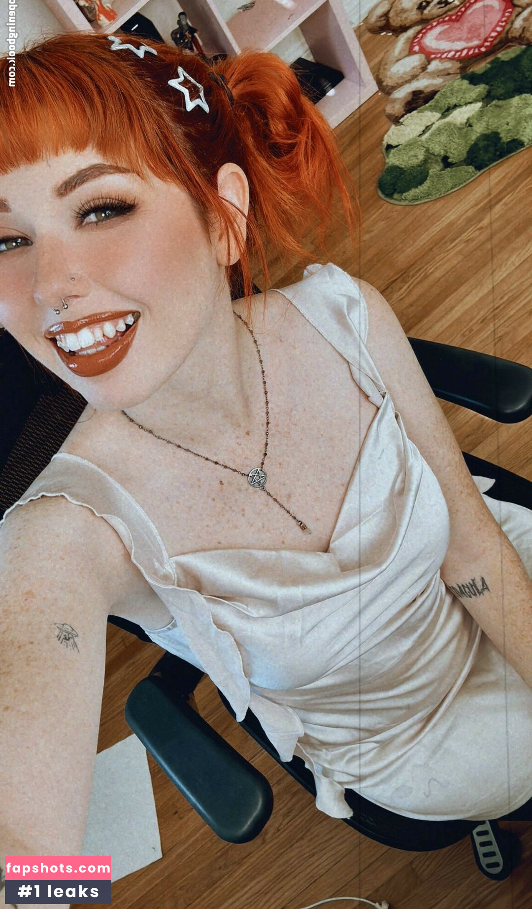 NotSaige gallery photo #32