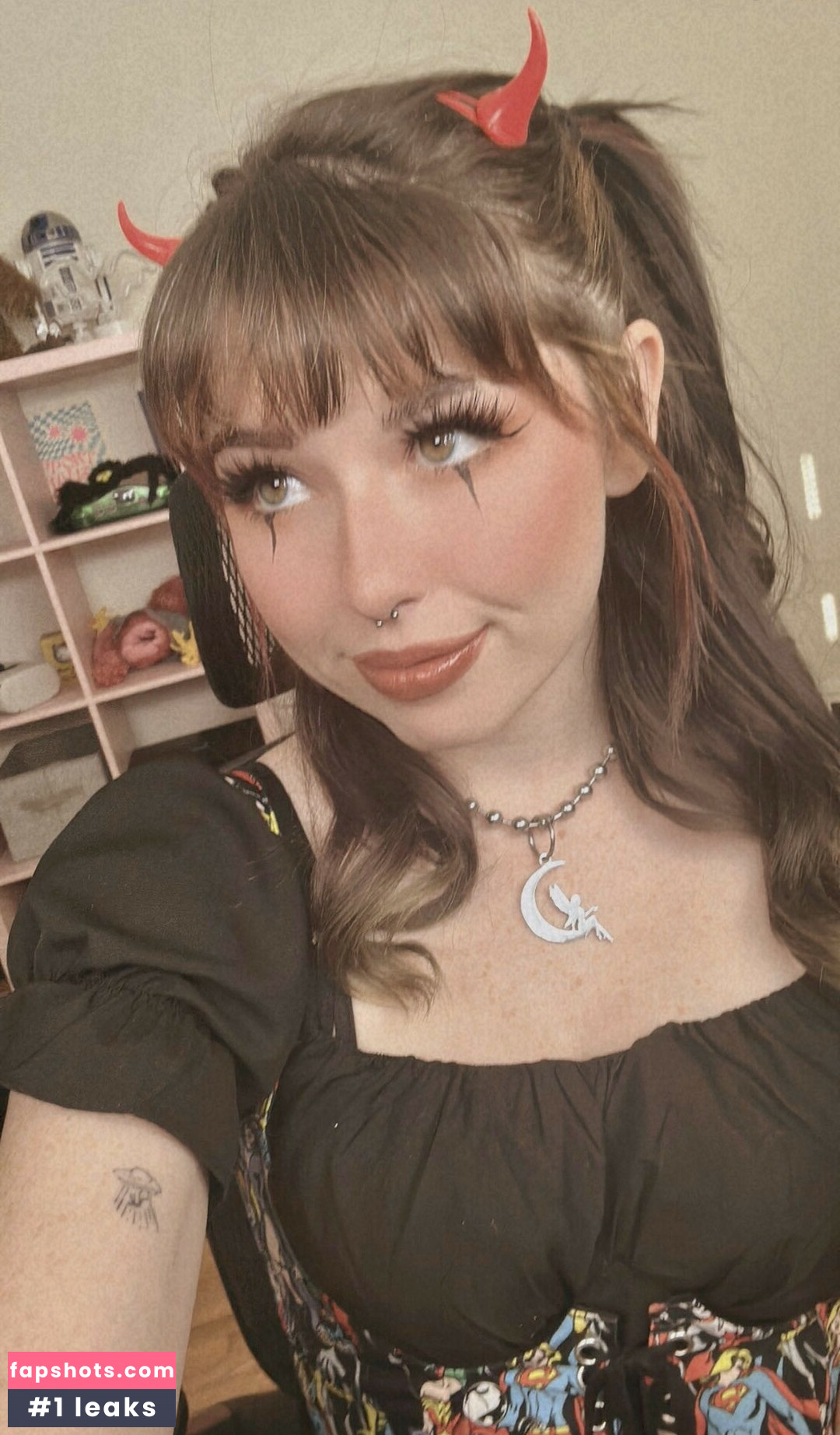 NotSaige gallery photo #39