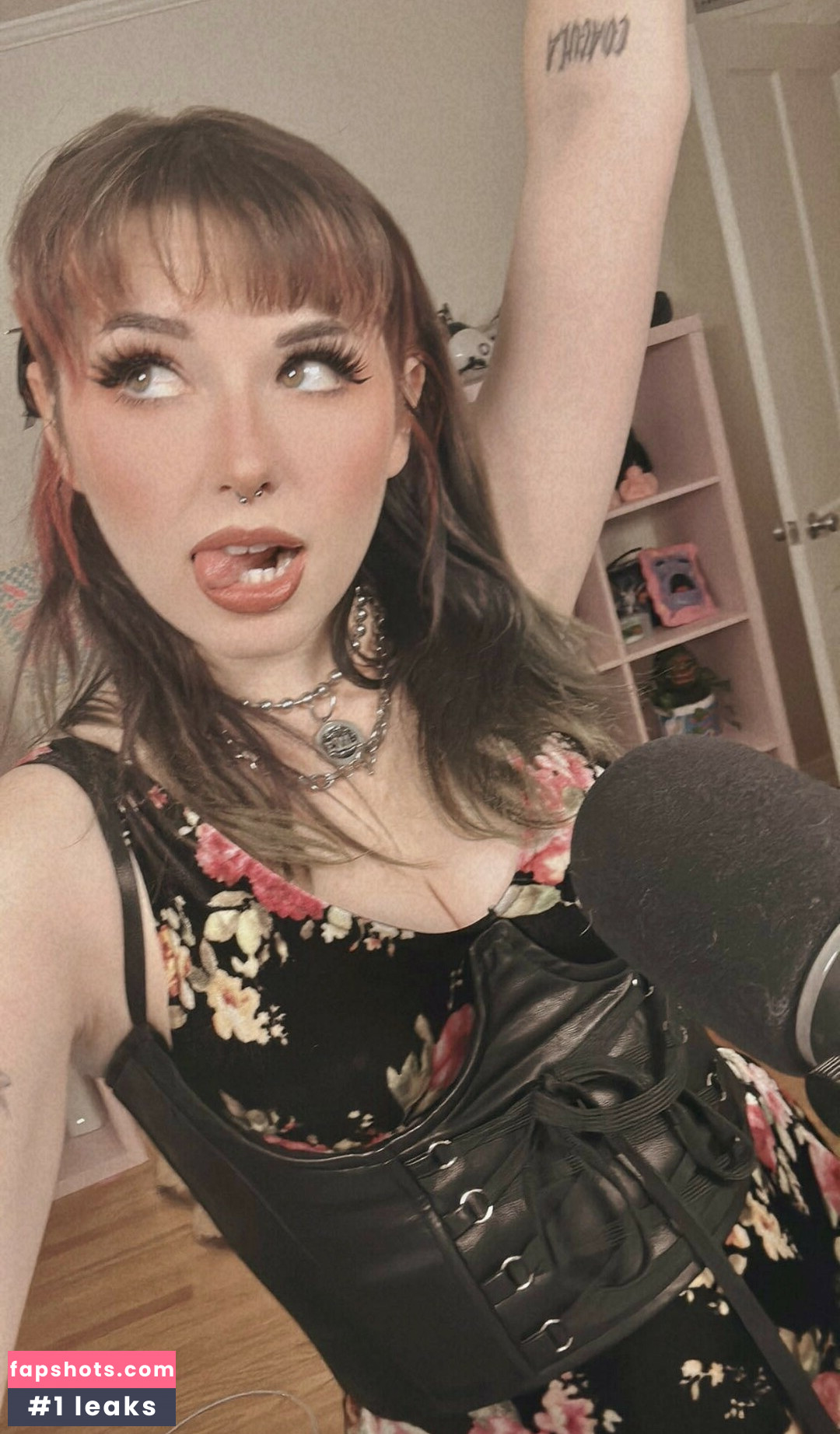 NotSaige gallery photo #42