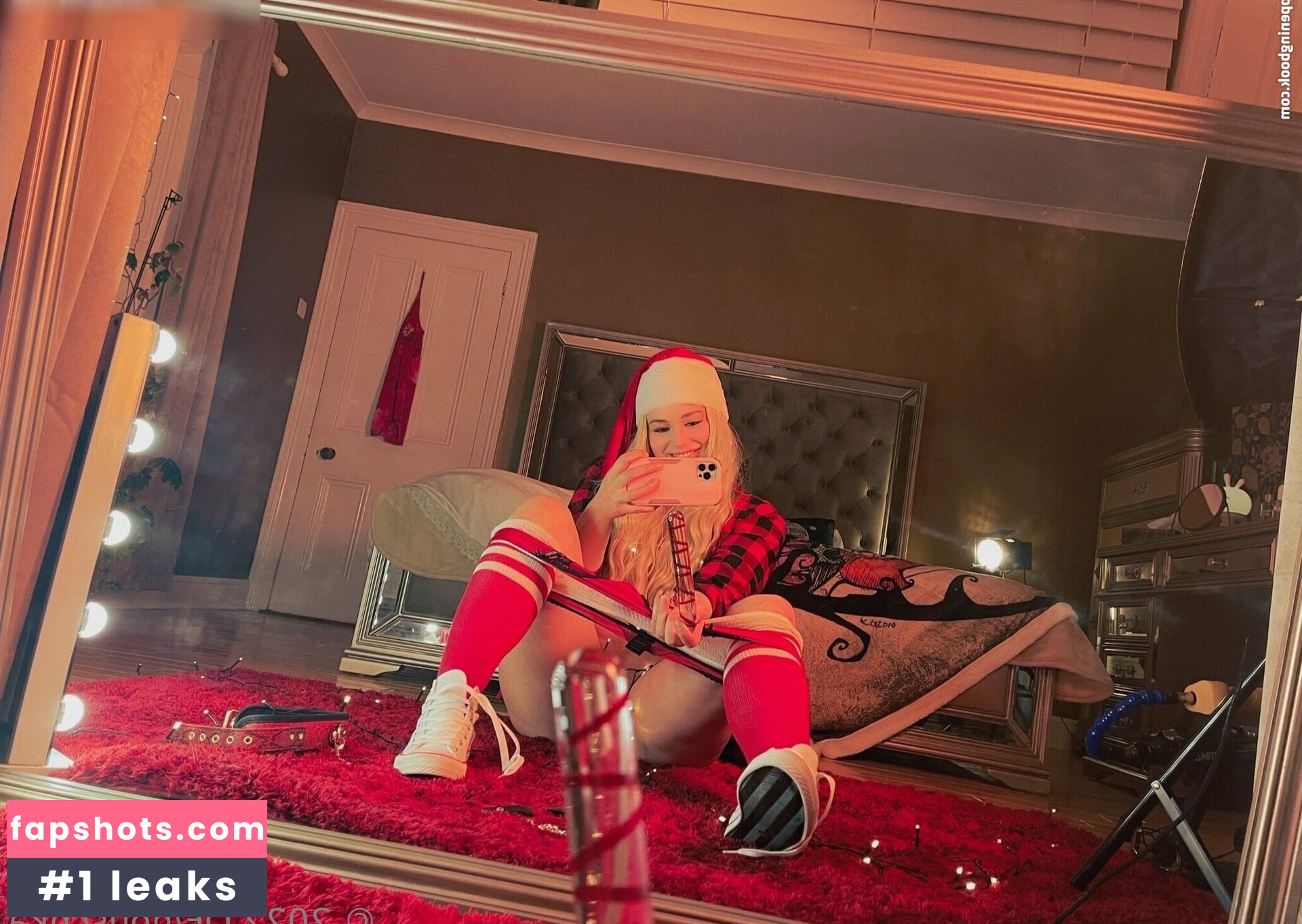 Nouschka gallery photo #16