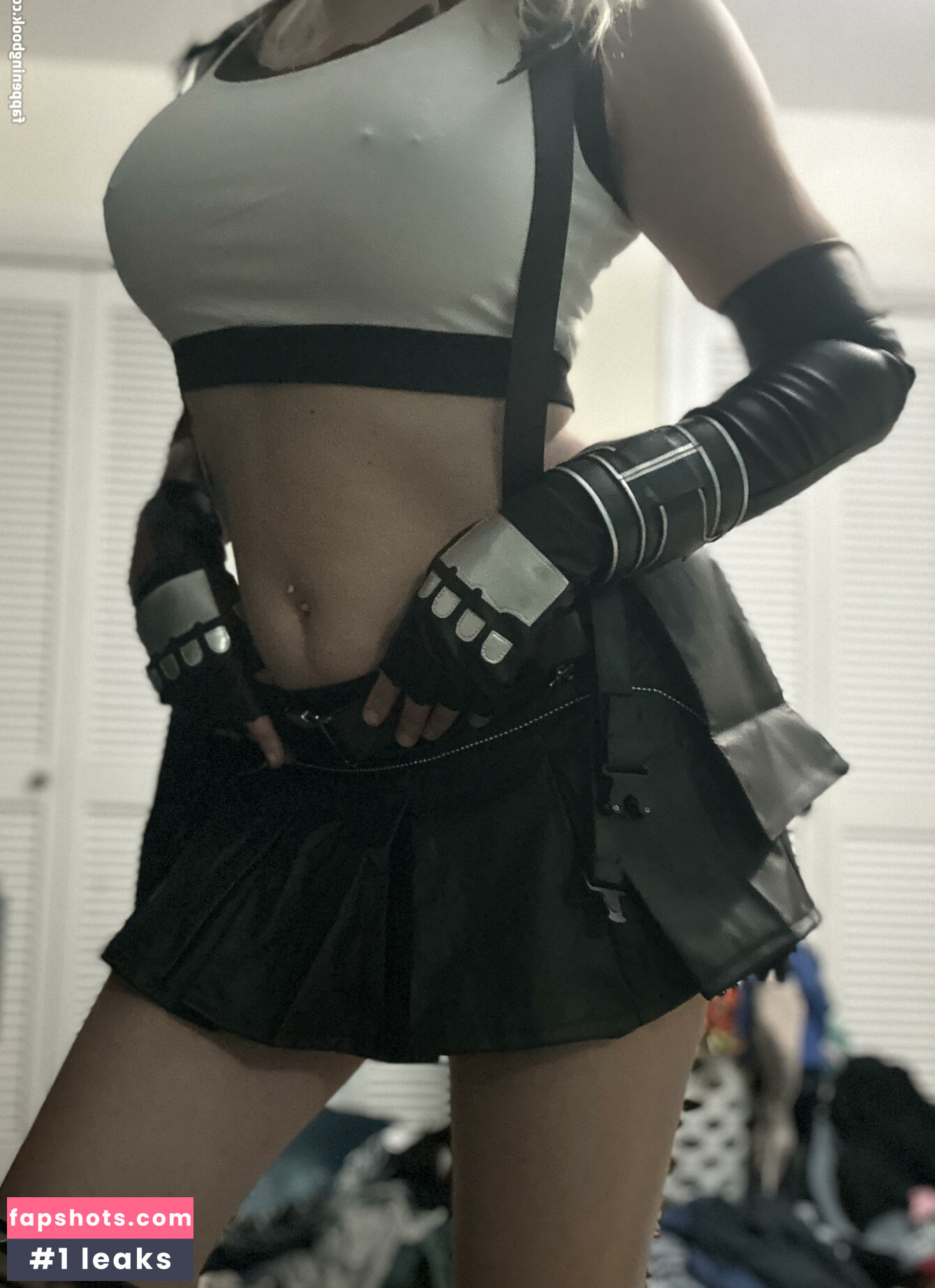 Nova Kyra nude babe gallery