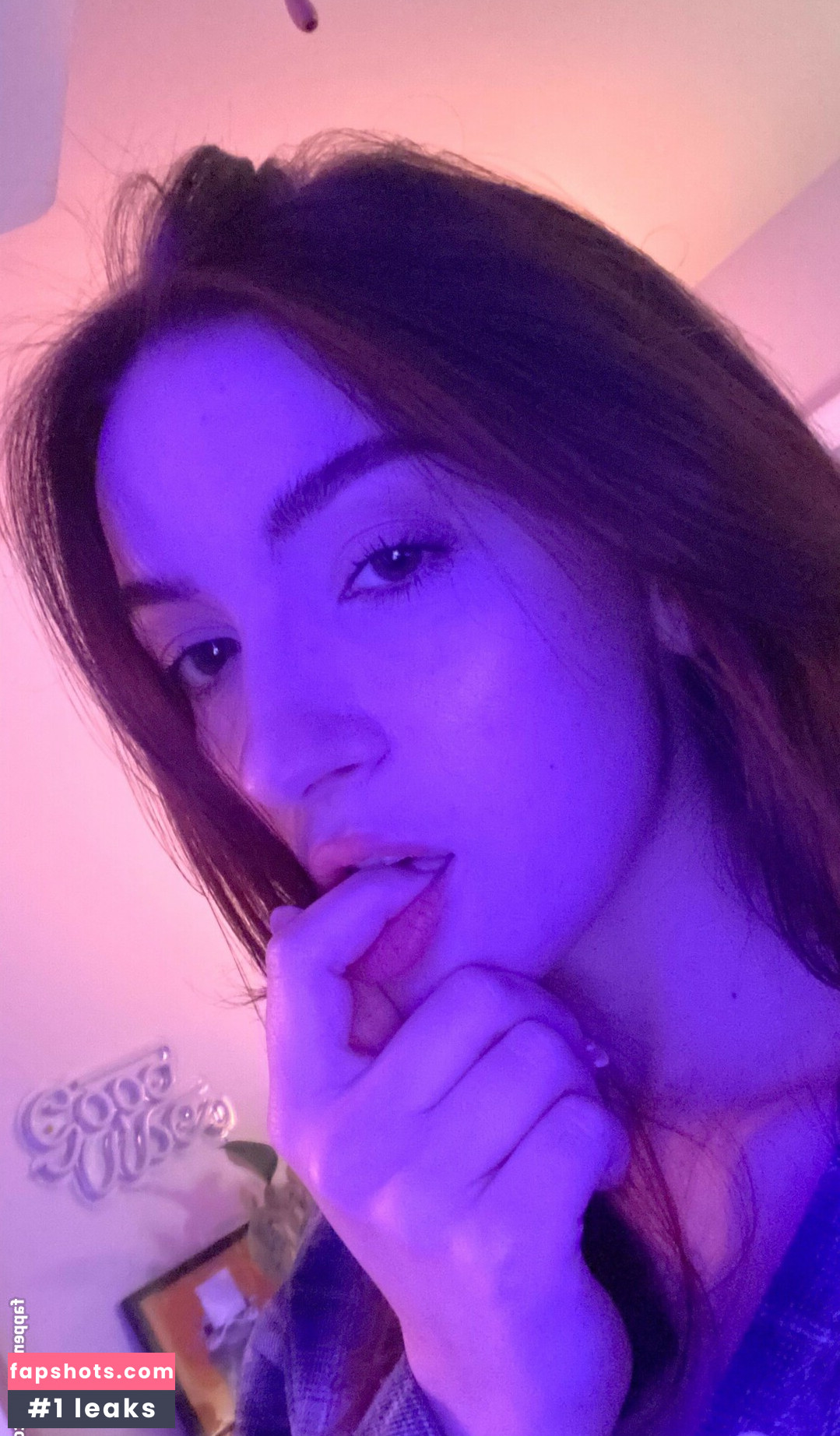 Novaleesi gallery photo #27