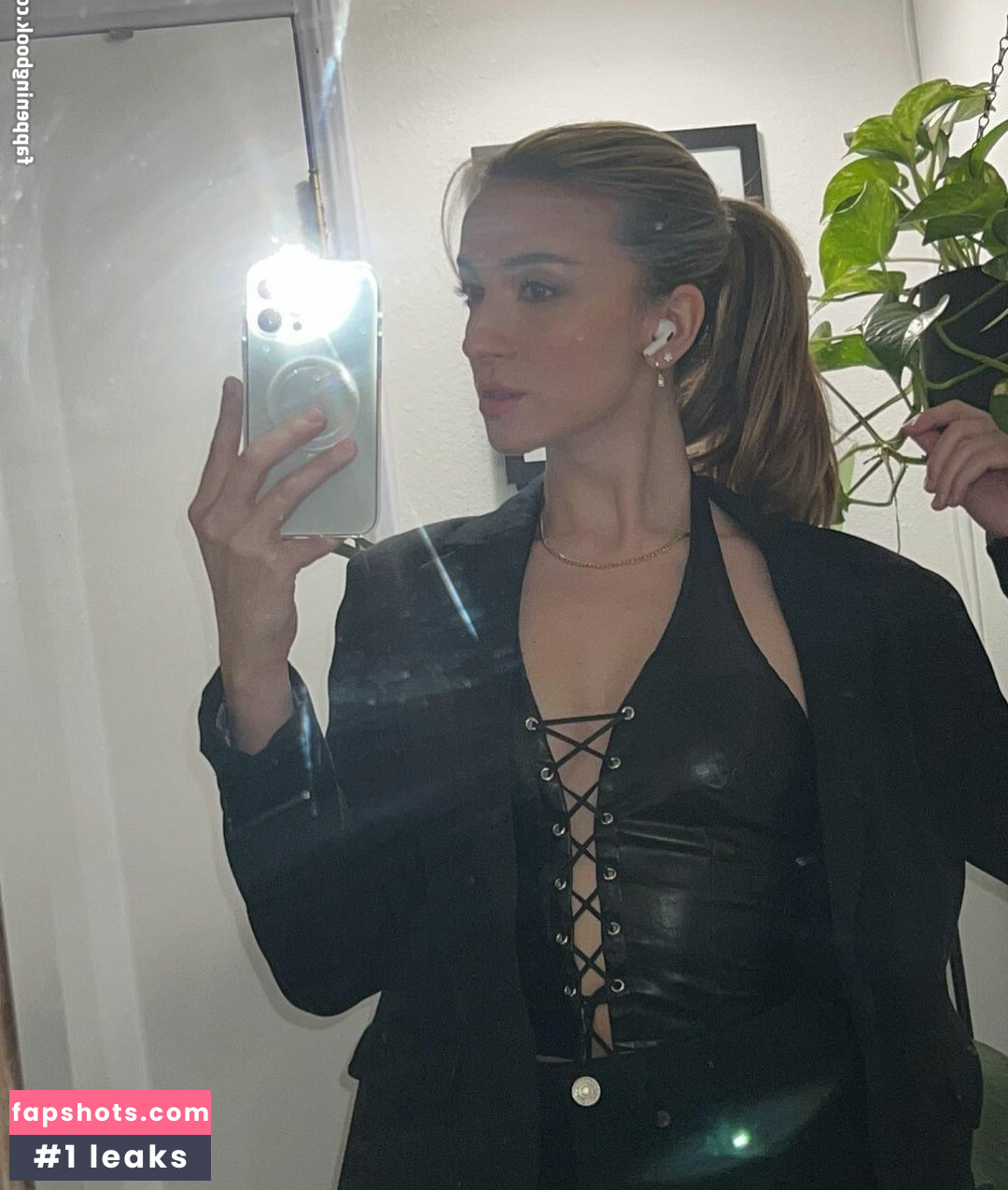 Novaleesi gallery photo #48