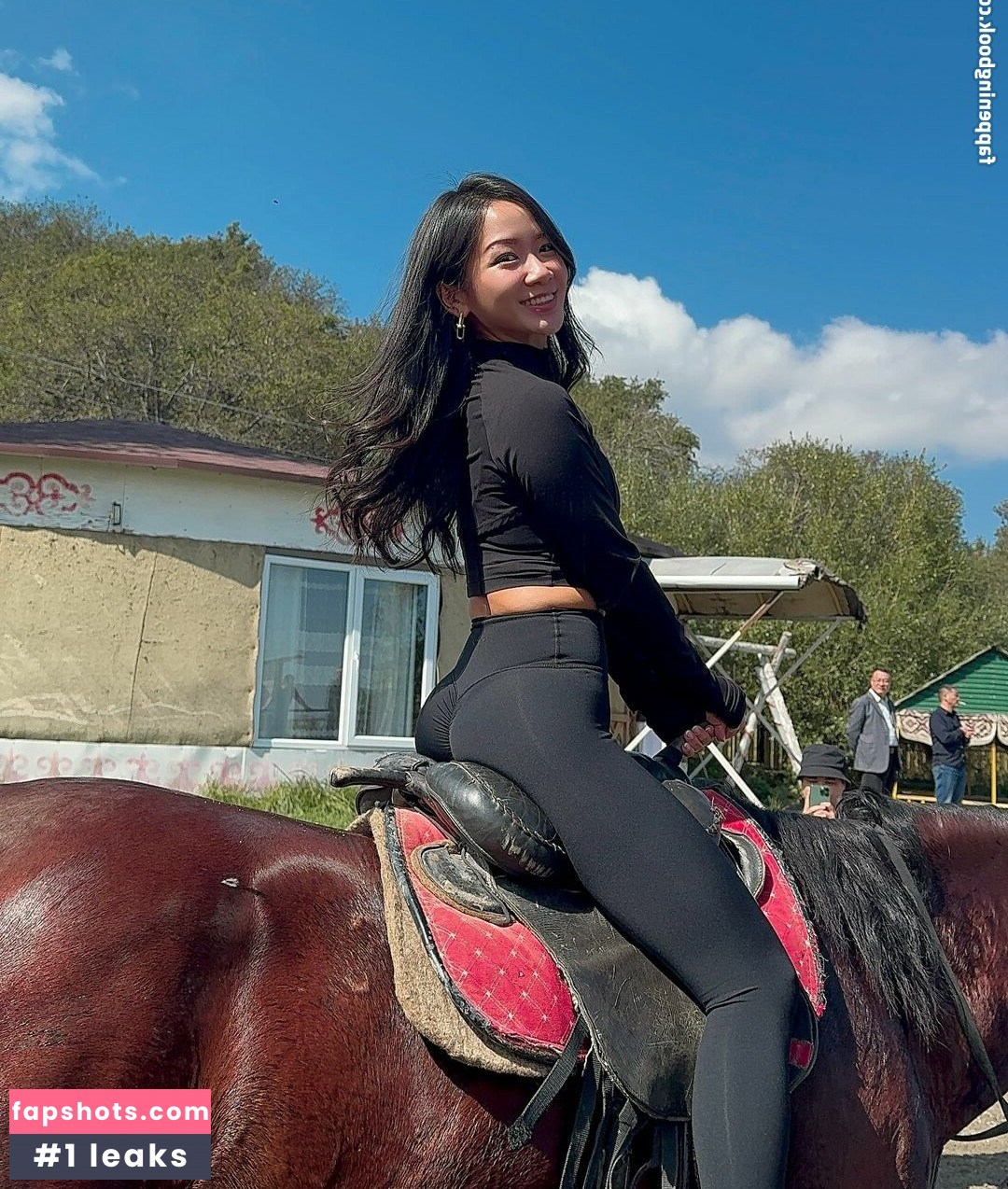 Novita Lam gallery photo #3