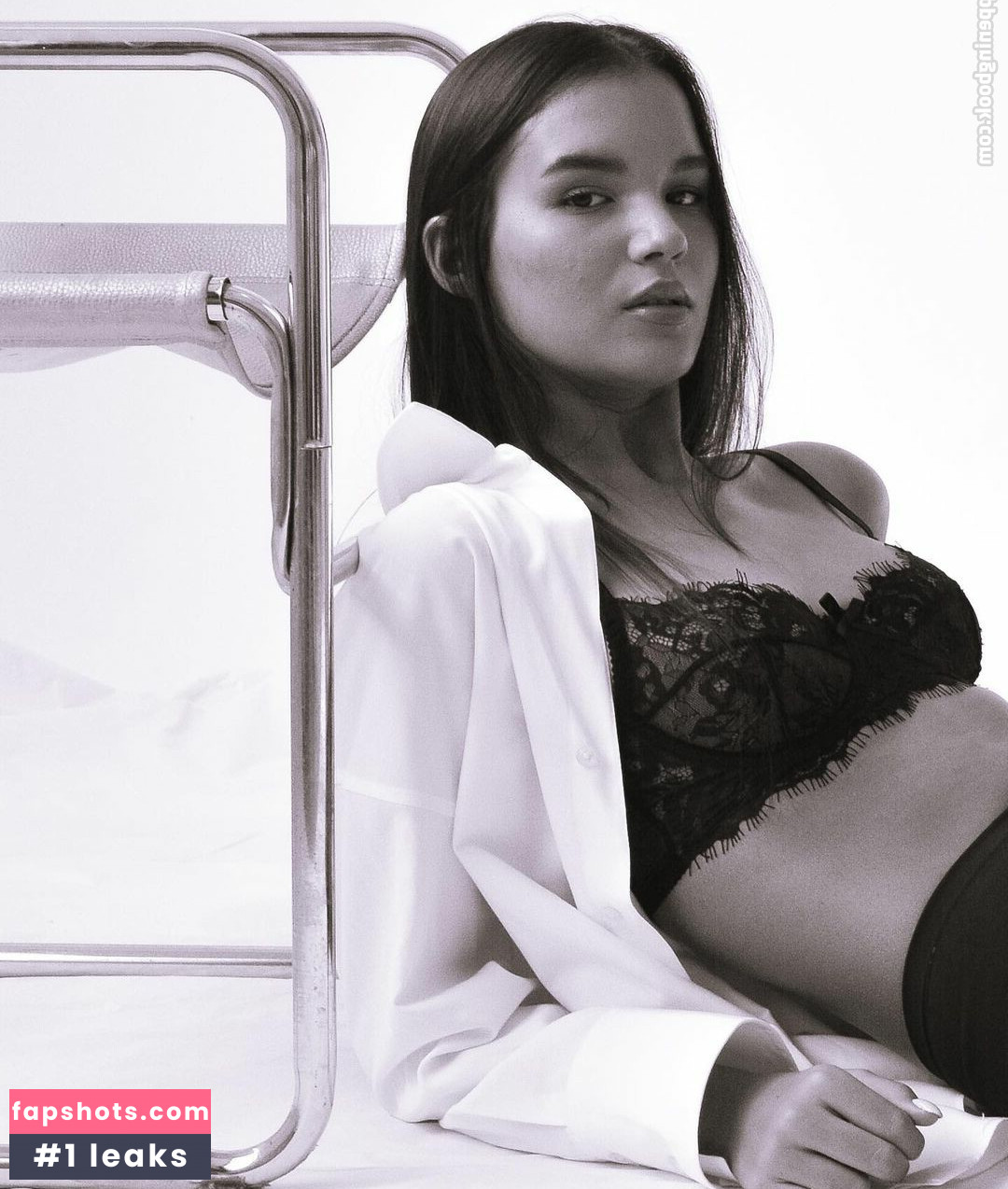 Noya Elia gallery photo #11