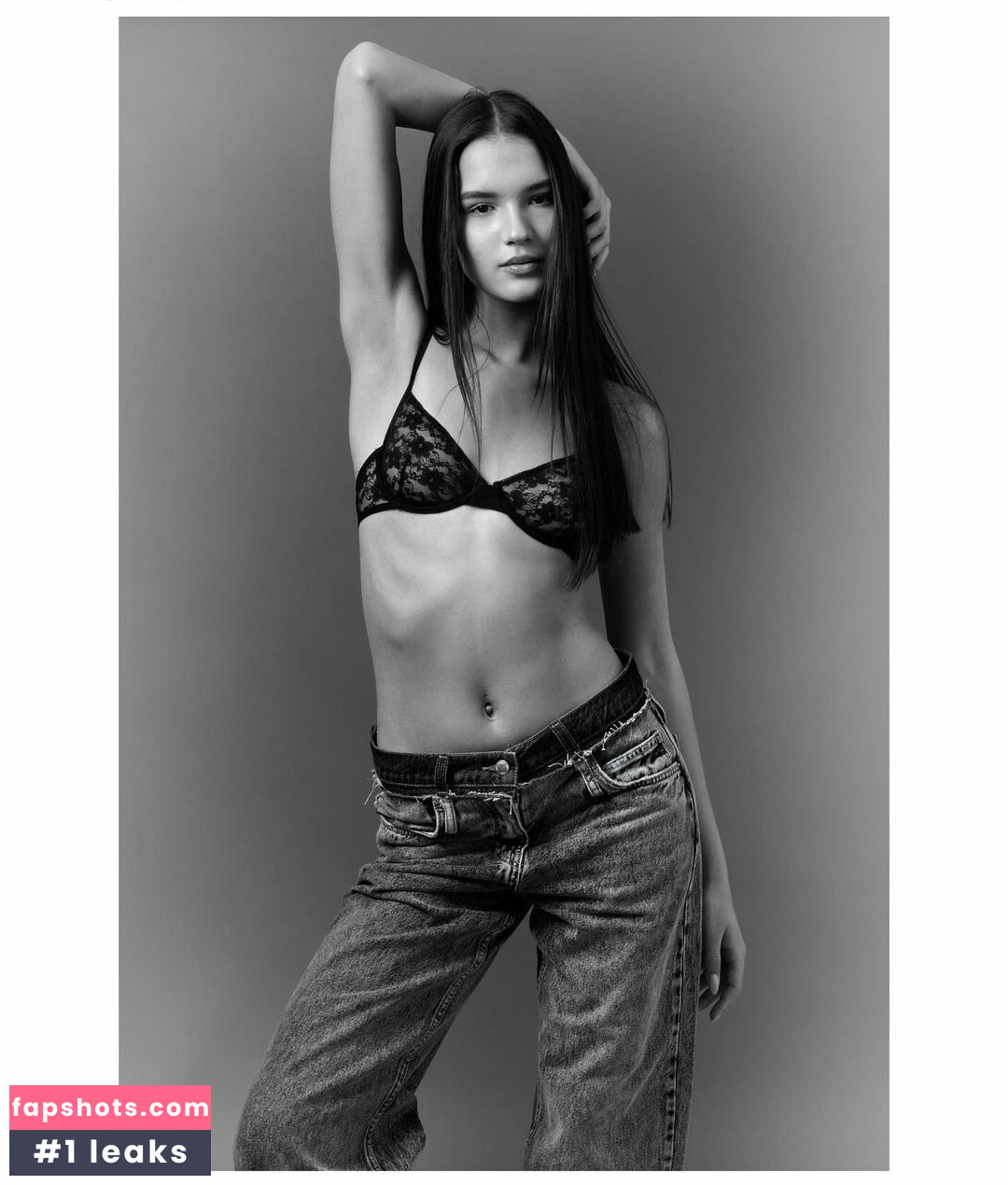 Noya Elia gallery photo #4