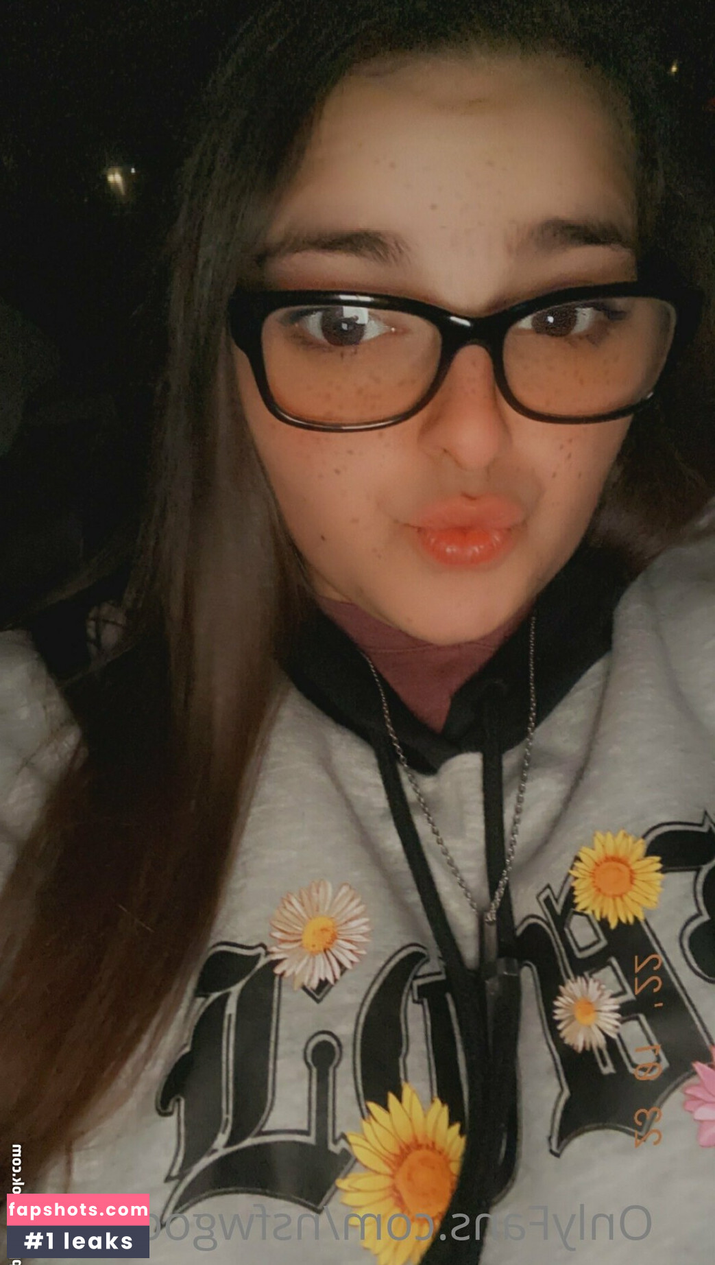 nsfwgoddess2 nude babe gallery