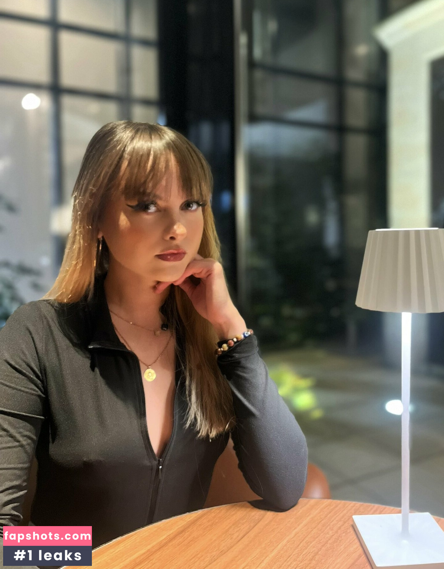 Nude De Laure gallery photo #6