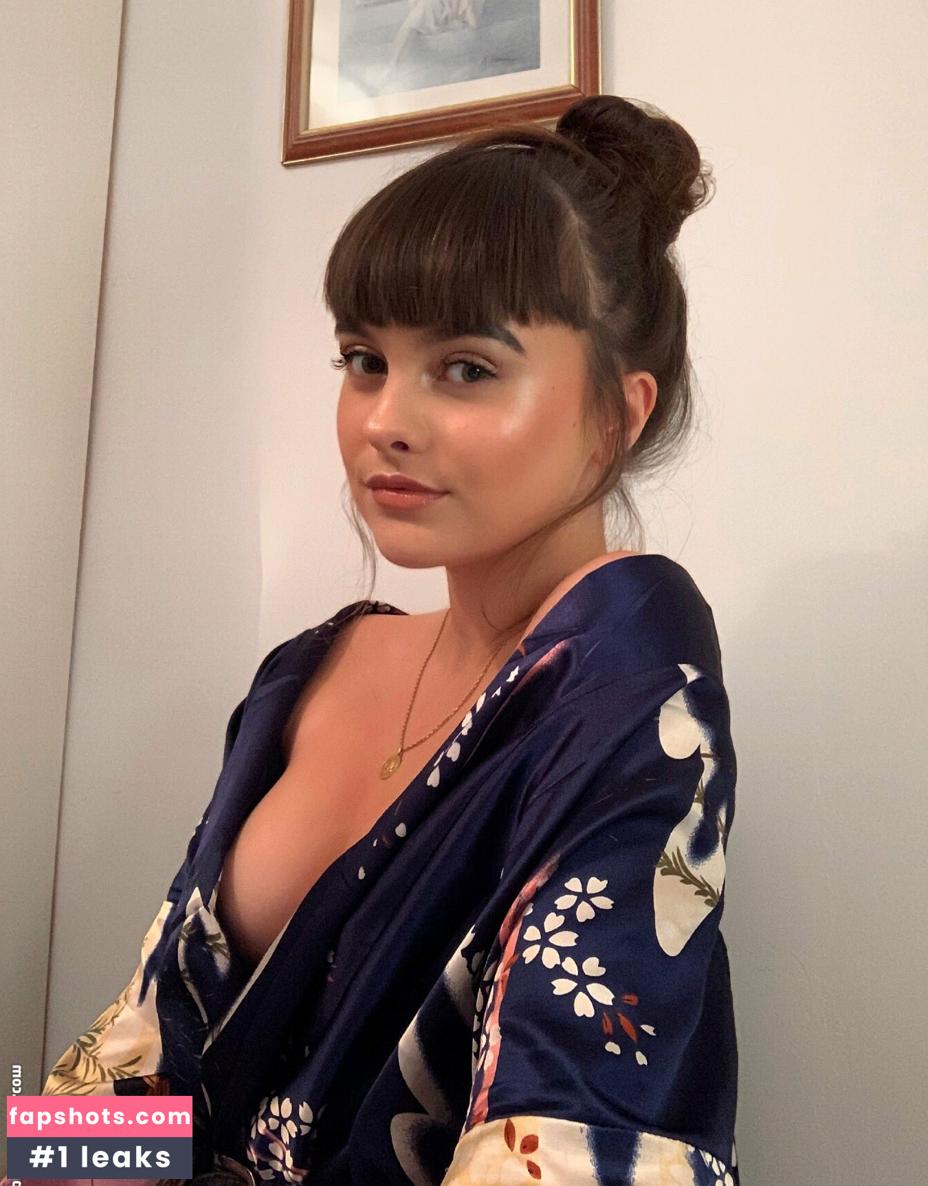 Nude De Laure gallery photo #7