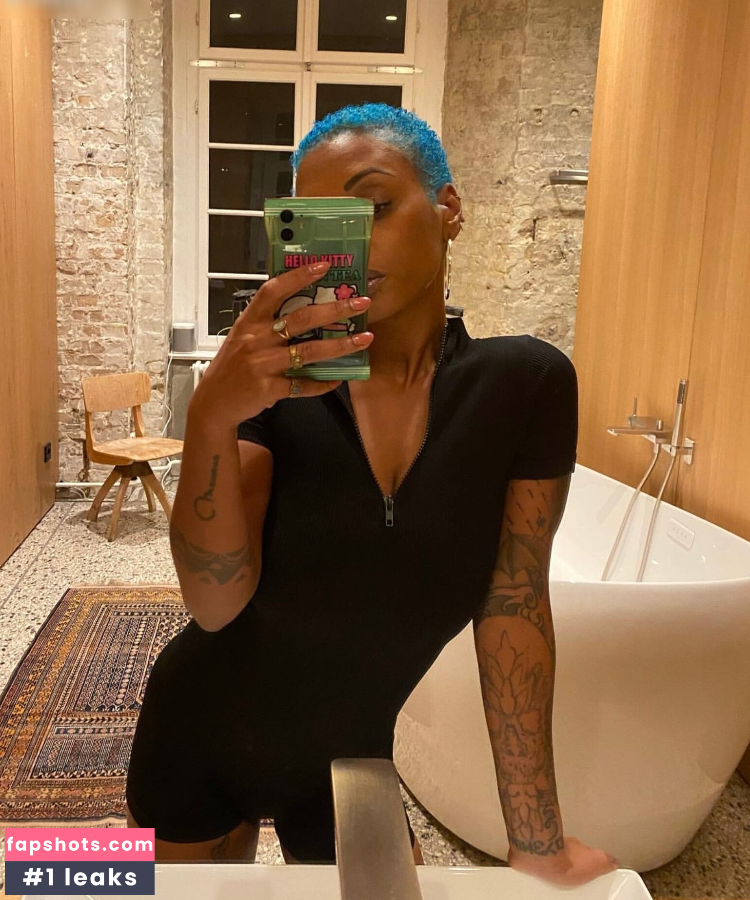 Nura Habib Omer gallery photo #13