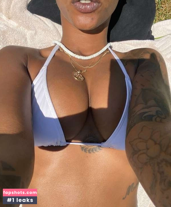 Nura Habib Omer nude babe gallery