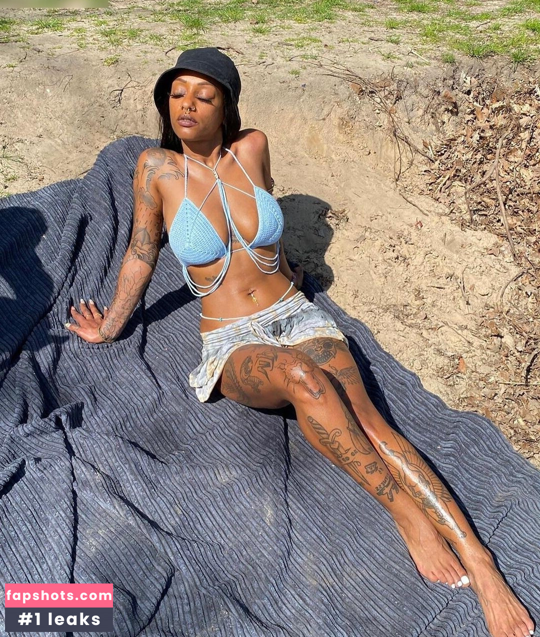 Nura Habib Omer gallery photo #28