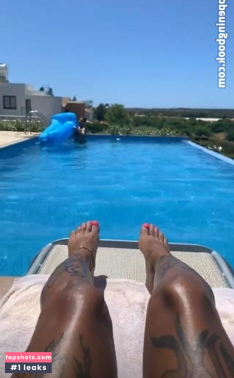 Nura Habib Omer gallery photo #29