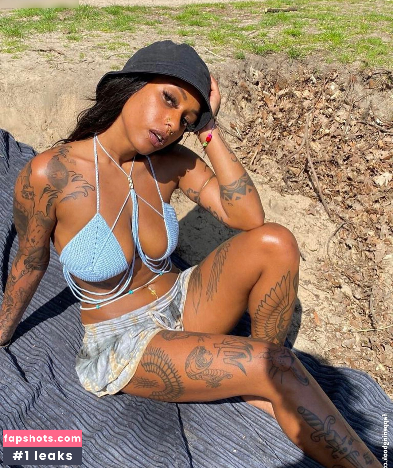 Nura Habib Omer gallery photo #32