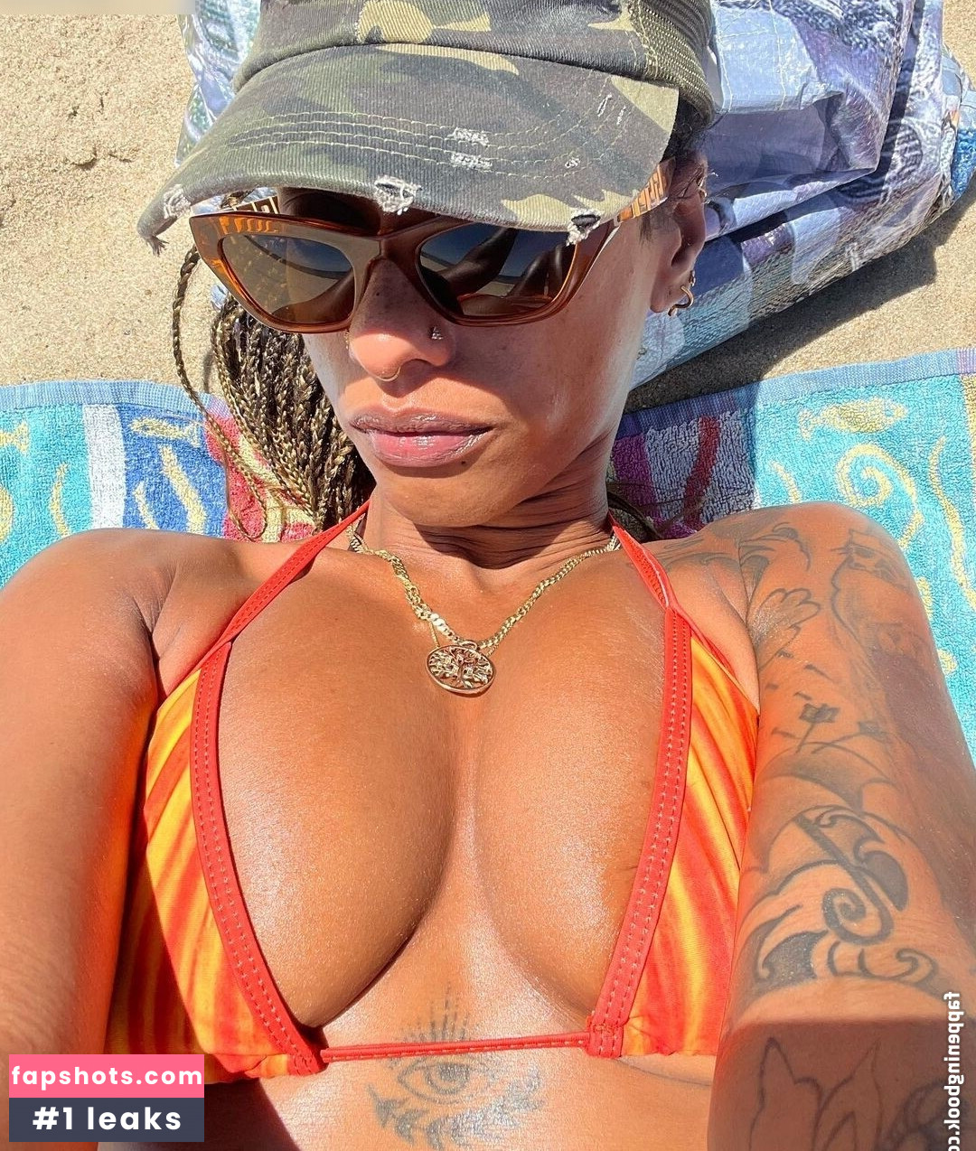 Nura Habib Omer gallery photo #57