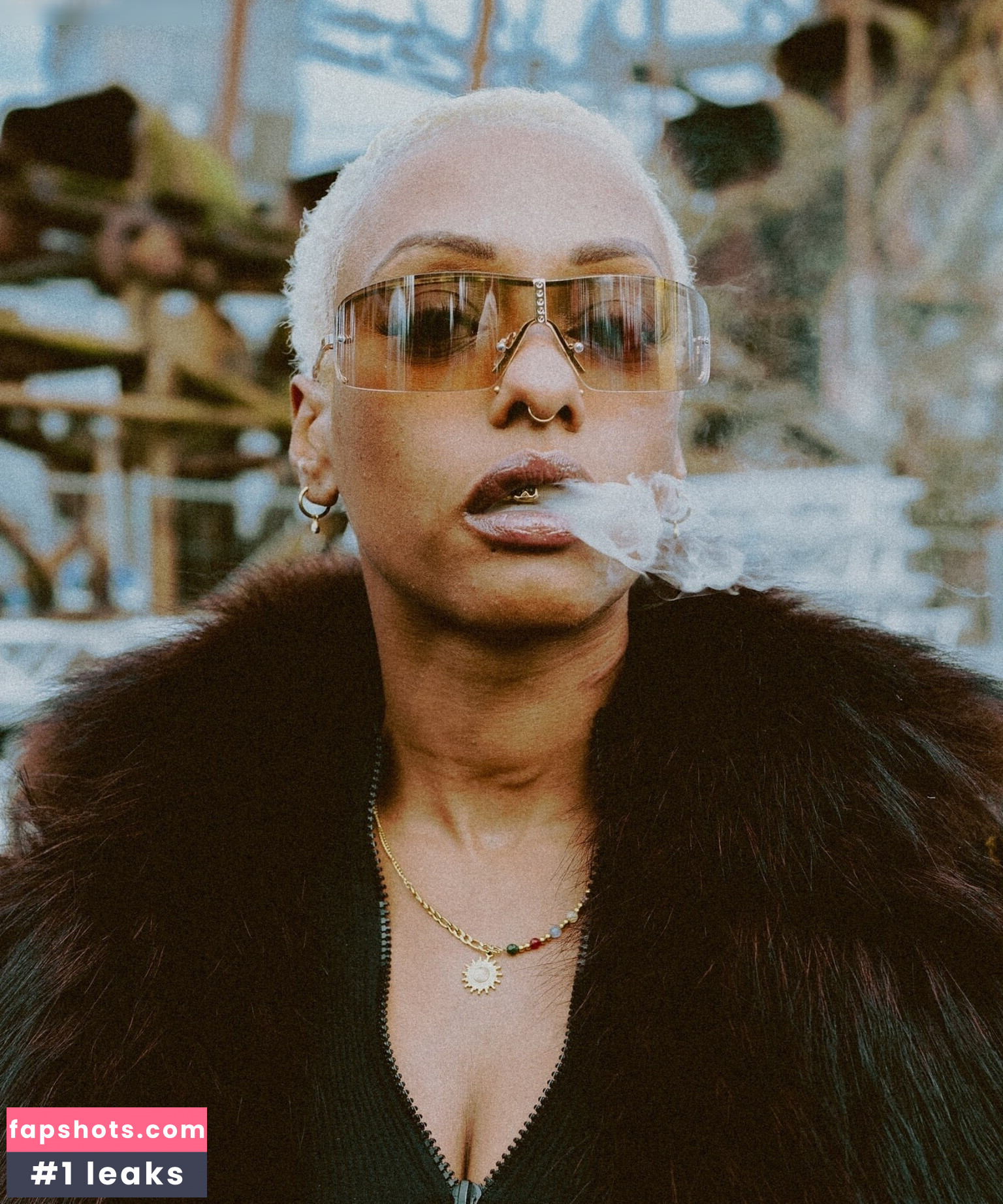 Nura Habib Omer gallery photo #8