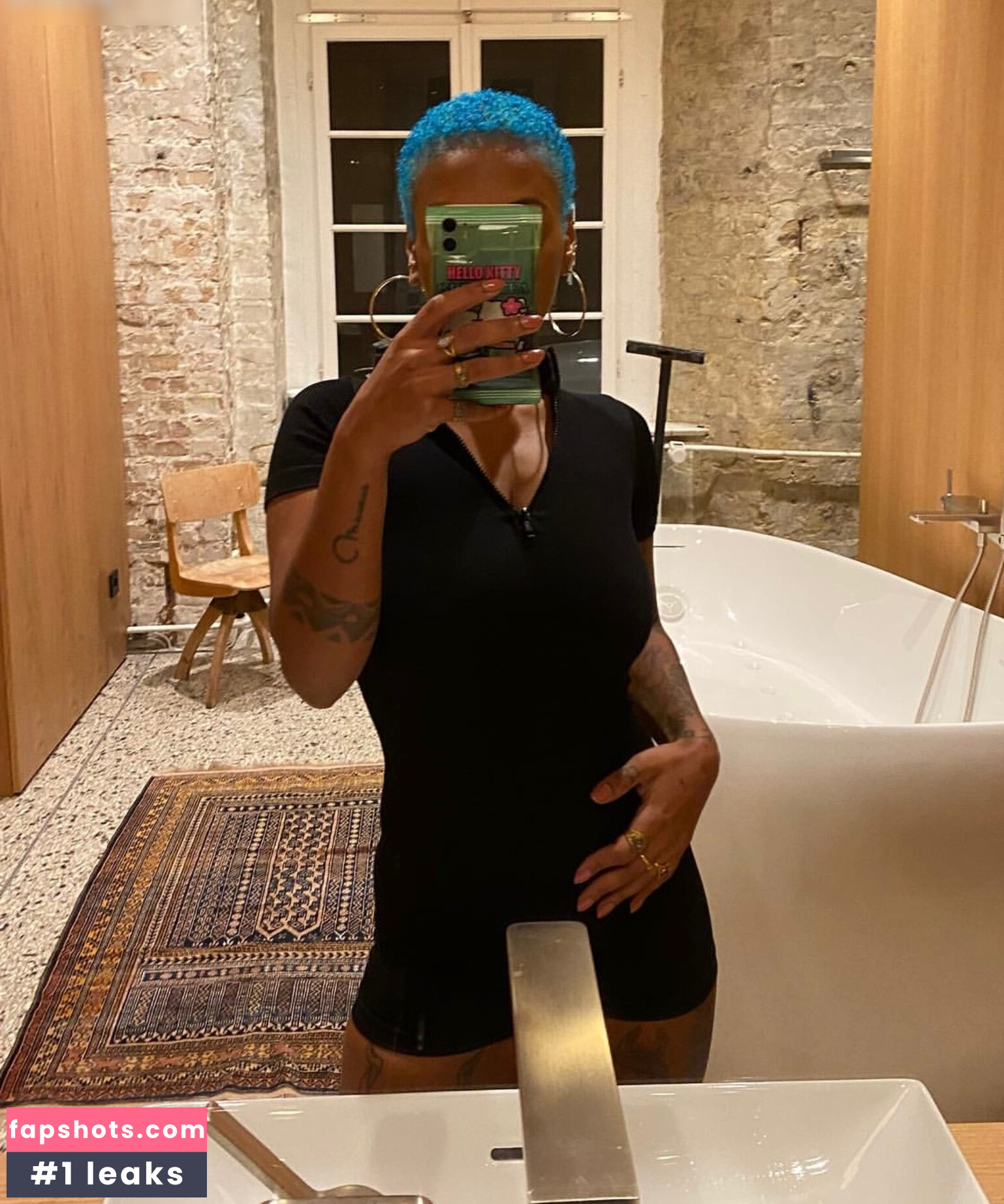 Nura Habib Omer gallery photo #10