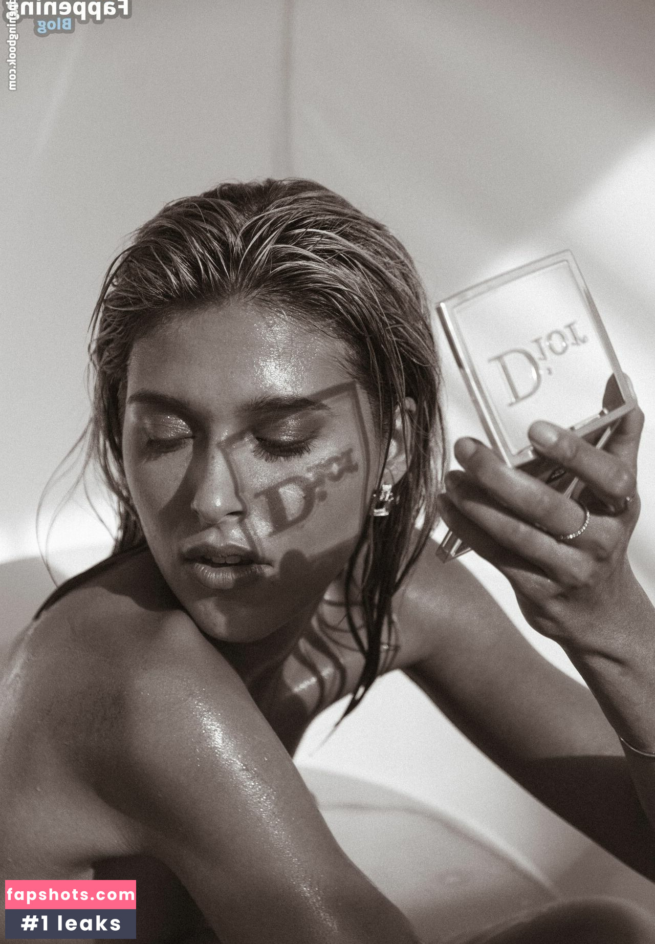 Nuria Oliu gallery photo #8