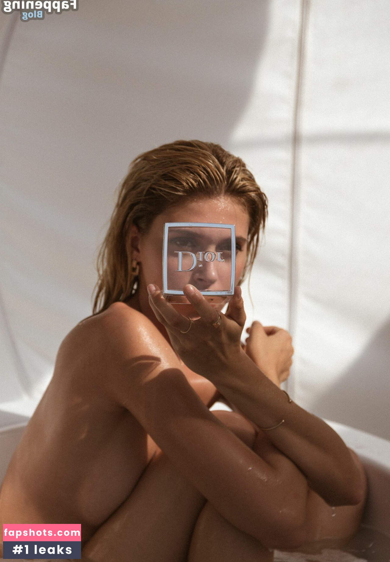 Nuria Oliu gallery photo #9