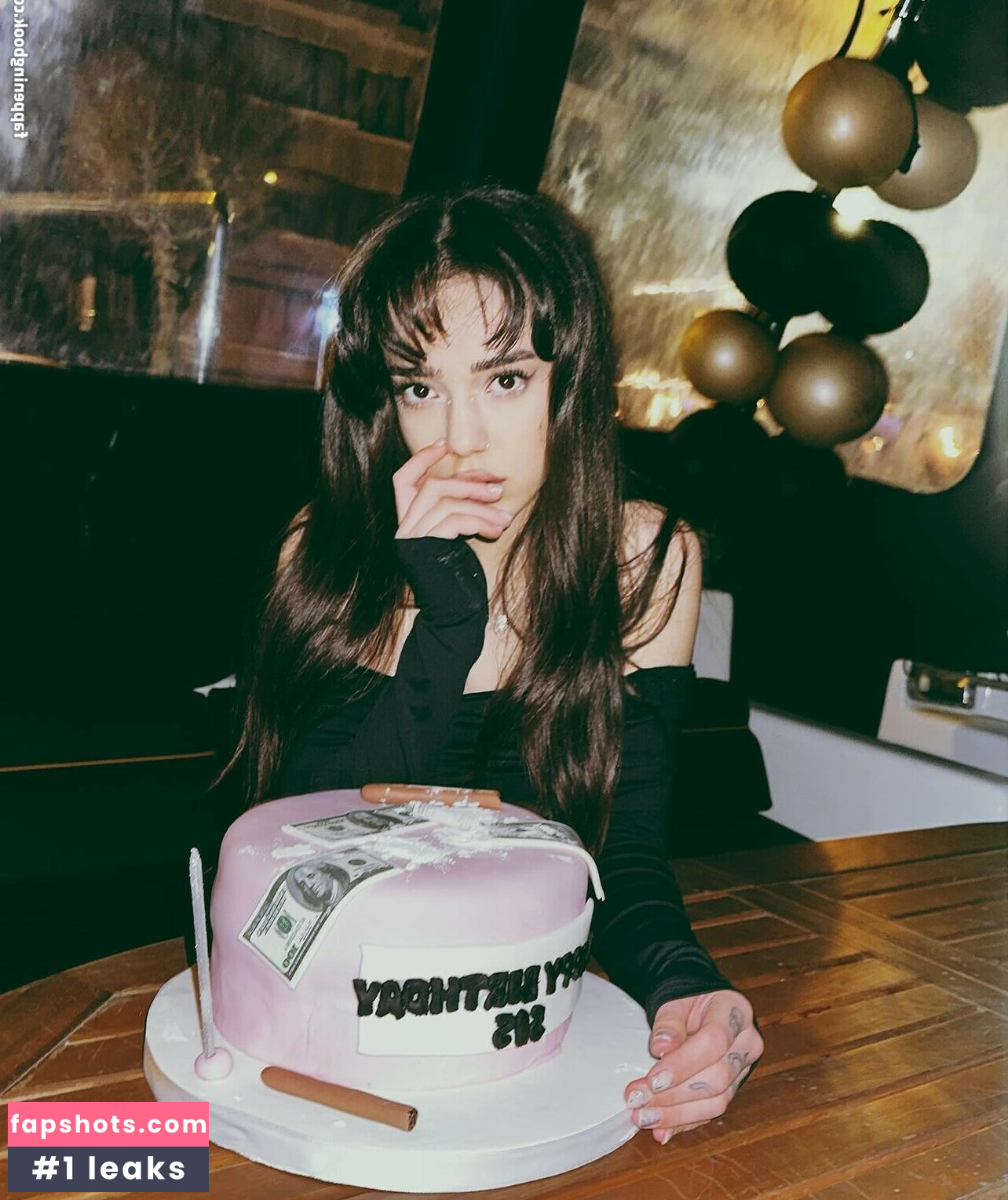 Nurseli Aksoy nude babe gallery