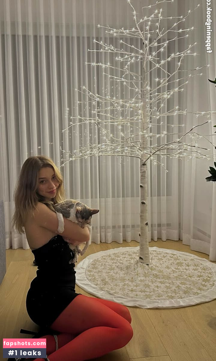 Nursevirg nude babe gallery