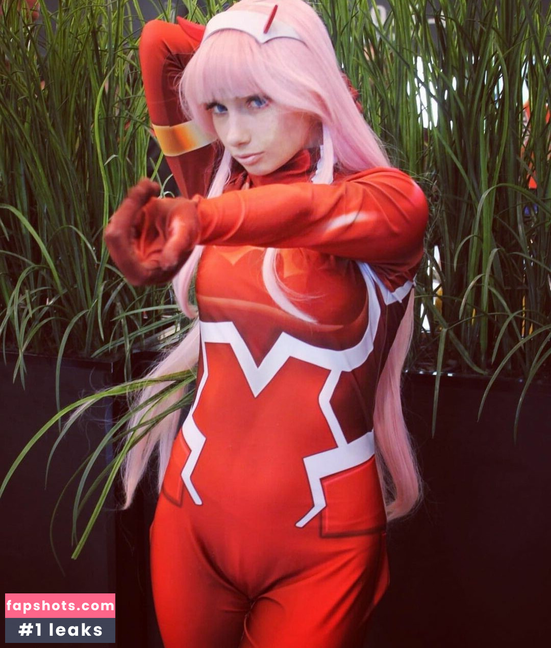 nya_waifu gallery photo #6