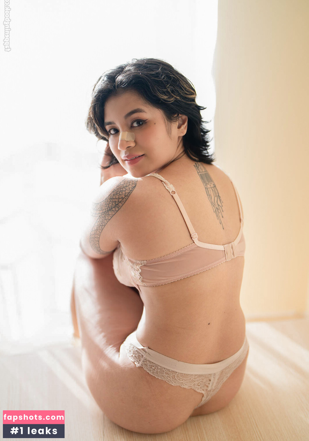 Nyaaati gallery photo #109