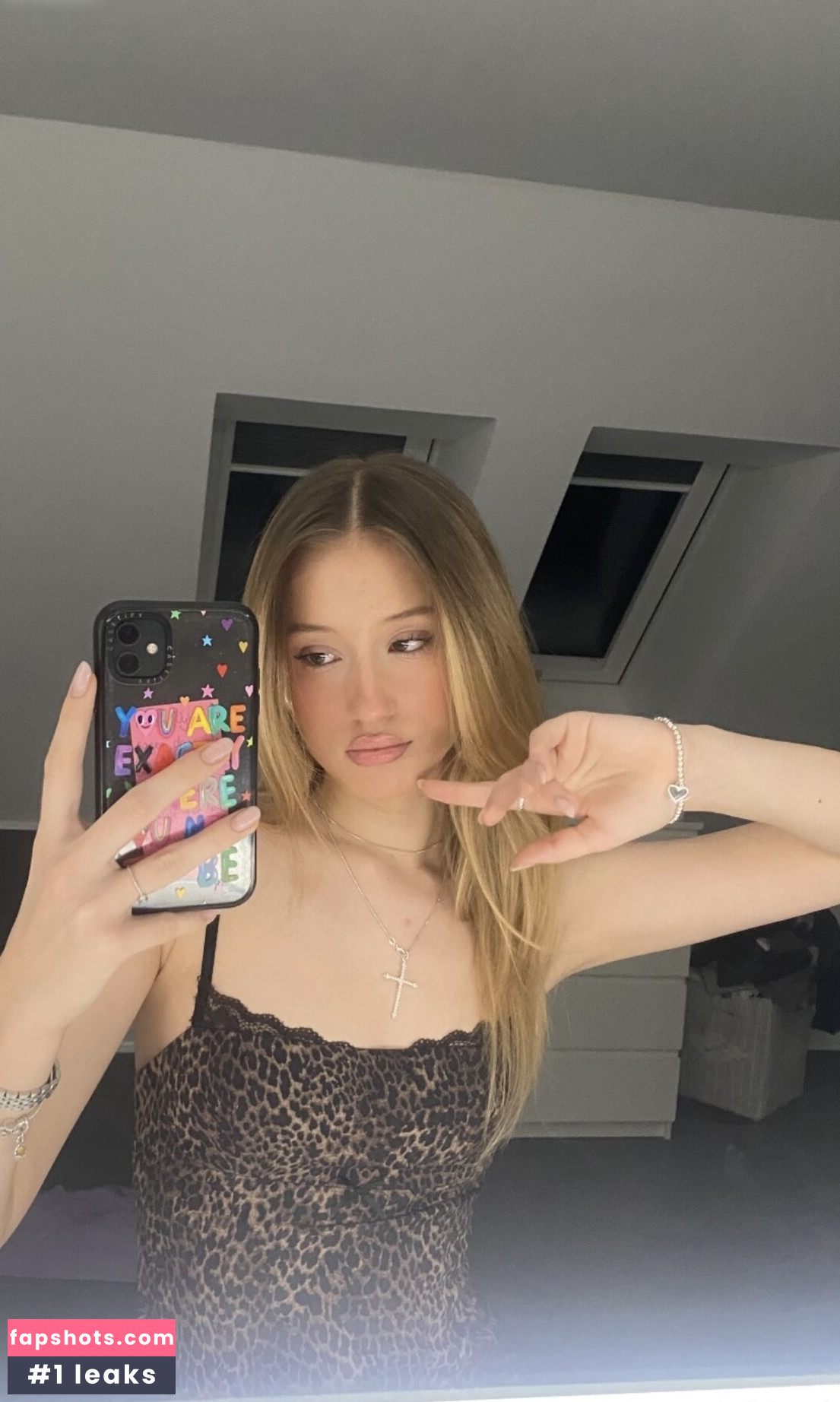 Nylaamriaa nude babe gallery