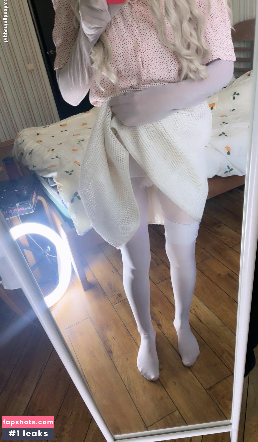 NylonDiary gallery photo #4