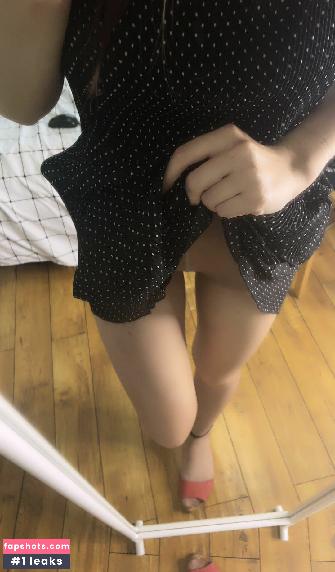 NylonDiary gallery photo #44