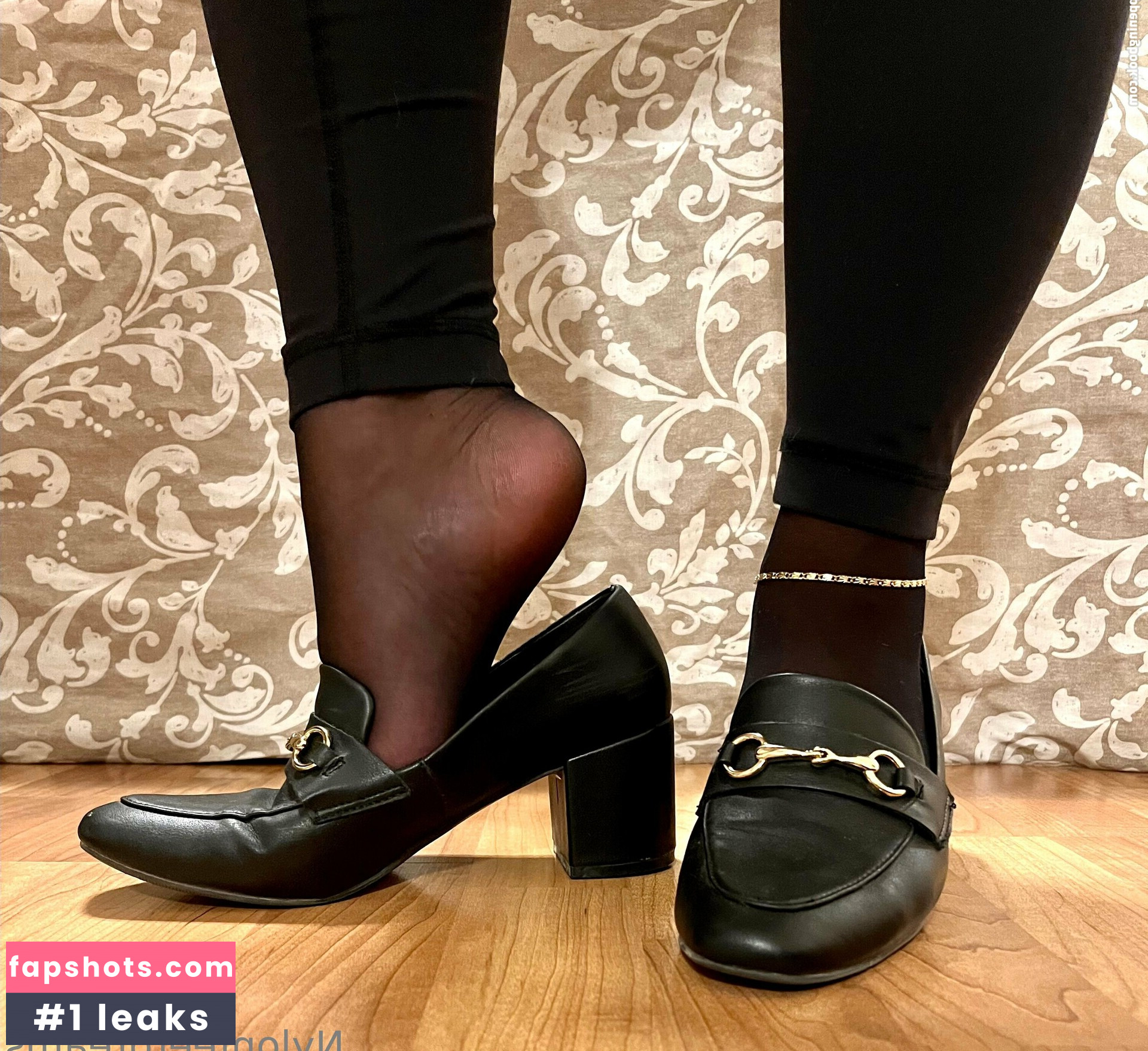 nylonfeetdreams gallery photo #13