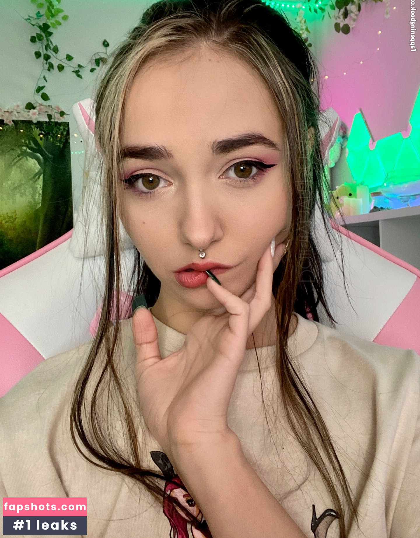 nym_x Nacktheit OnlyFans Fotos #2 - Fapshots