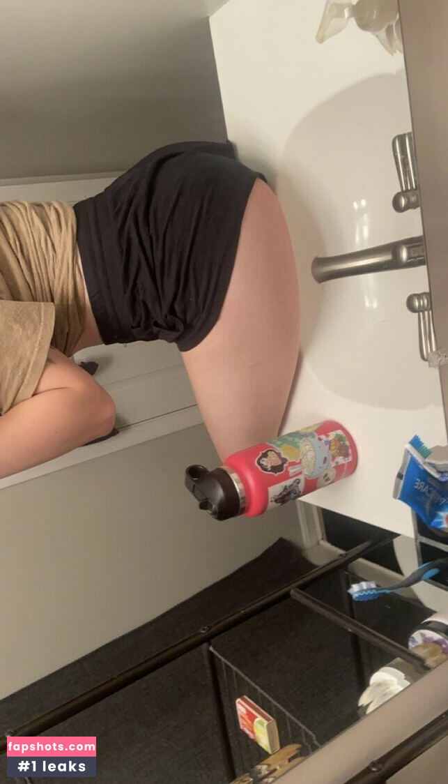 Nymphoeeee nude babe gallery