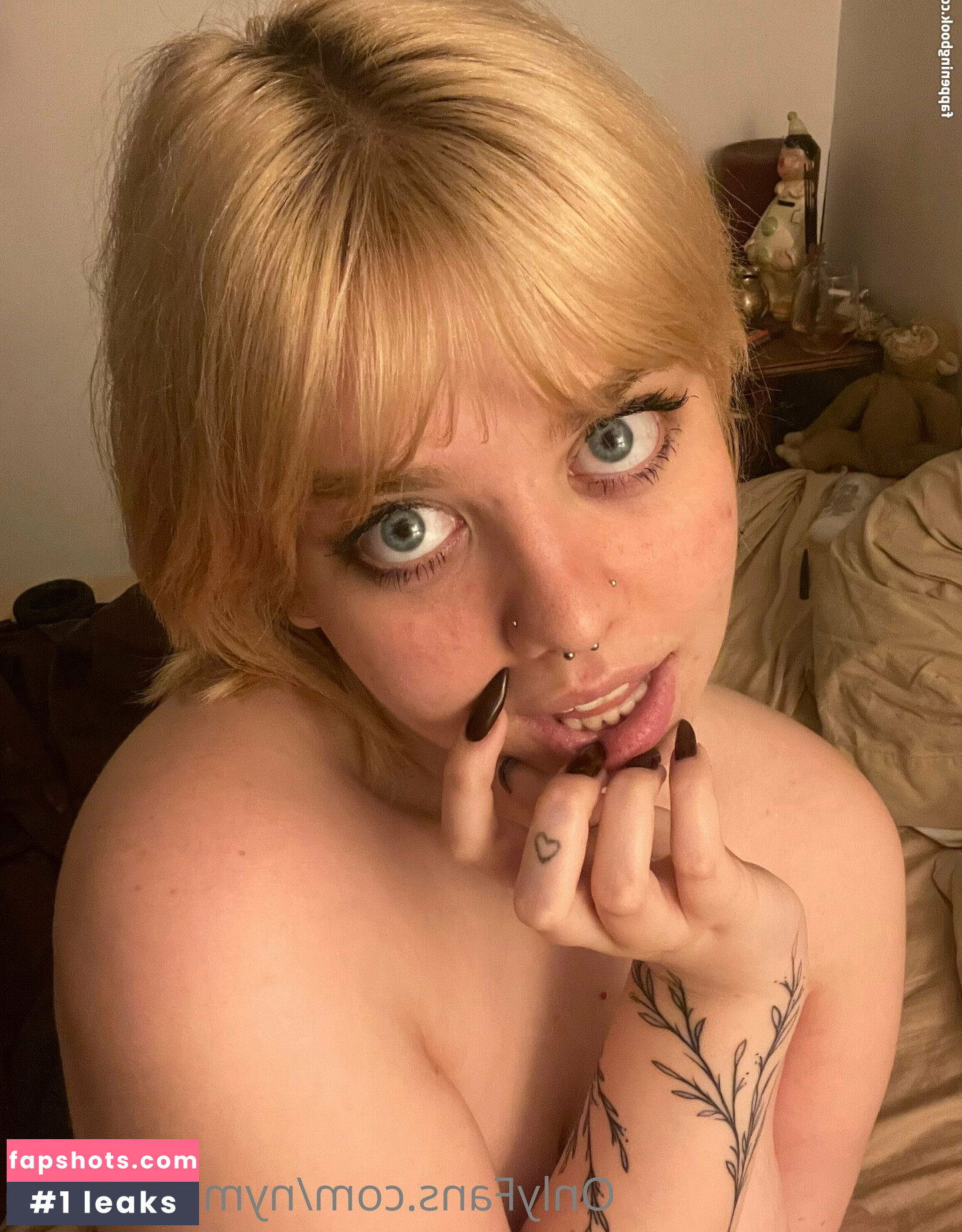 nymphomoth gallery photo #20