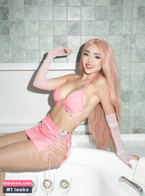 Nyvi Estephan Nacktheit OnlyFans Fotos #576 - Fapshots