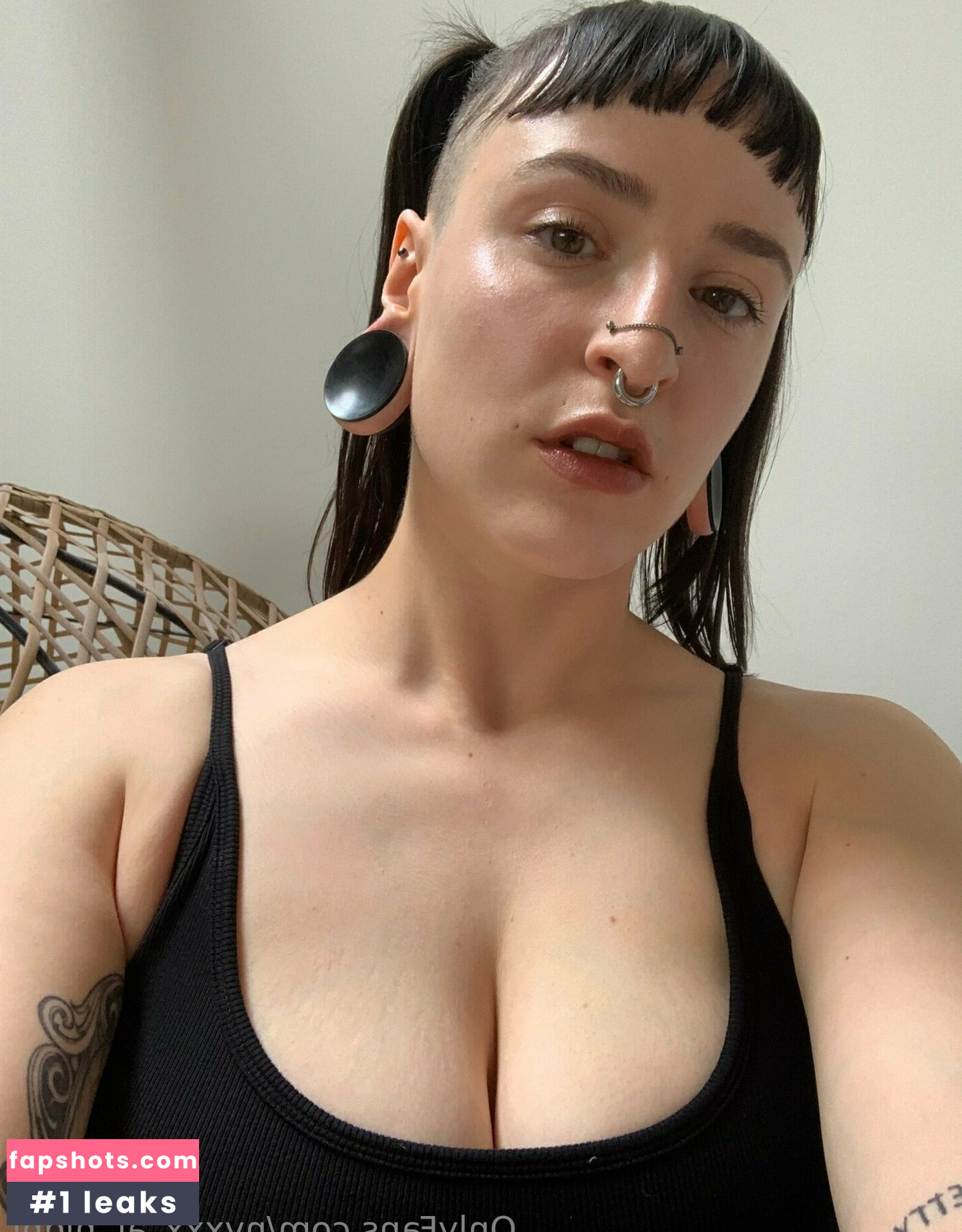 nyxxx_at_night gallery photo #9