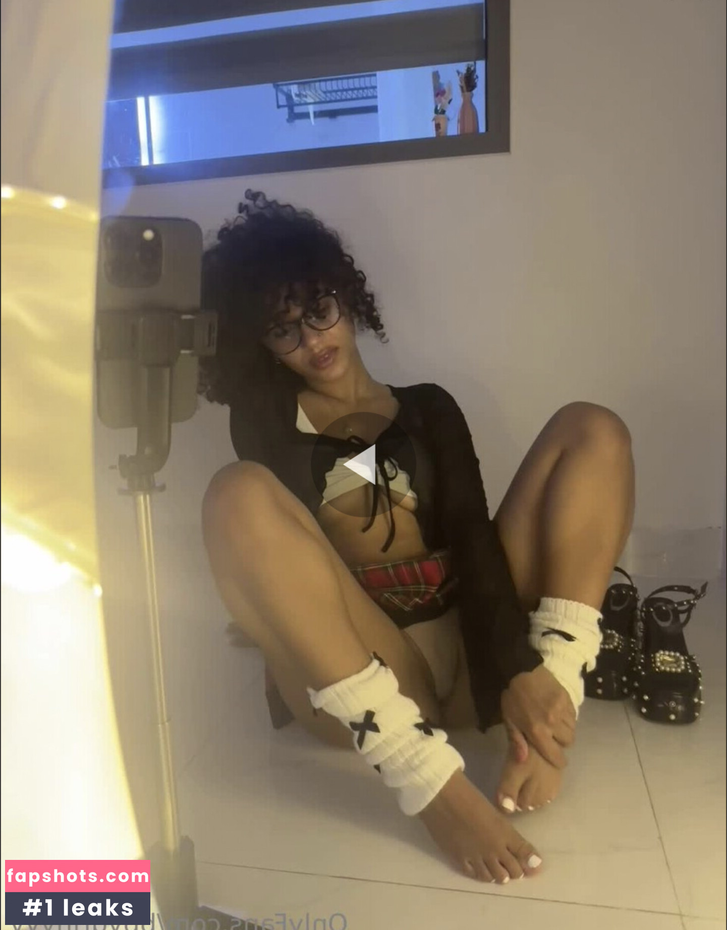 Nyymonet_ gallery photo #2