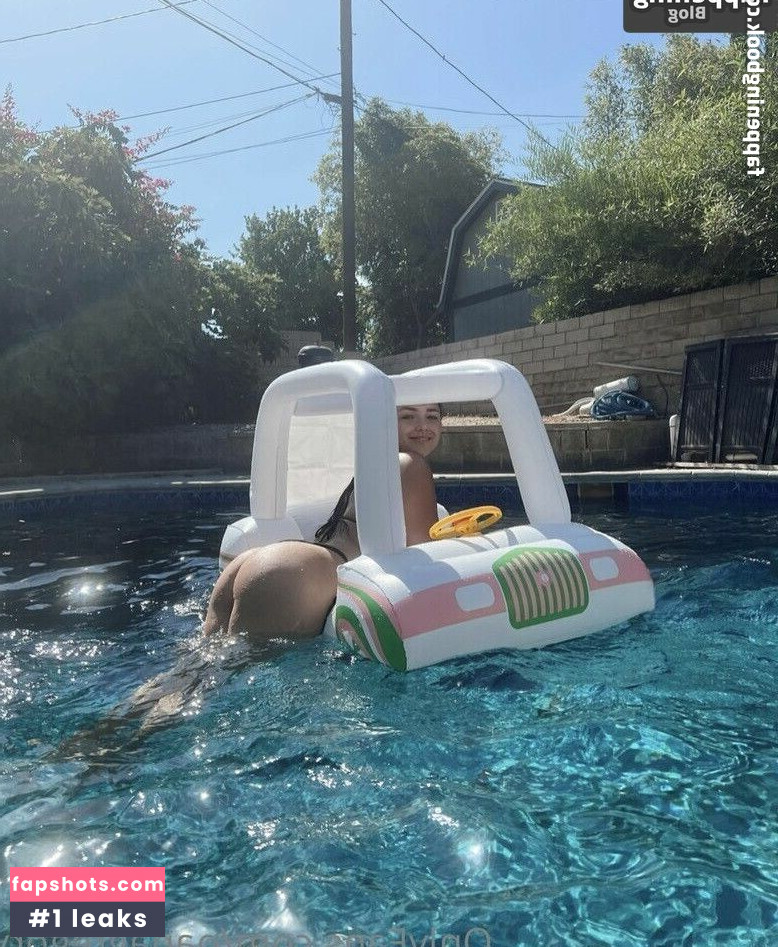 Oana Gregory gallery photo #21