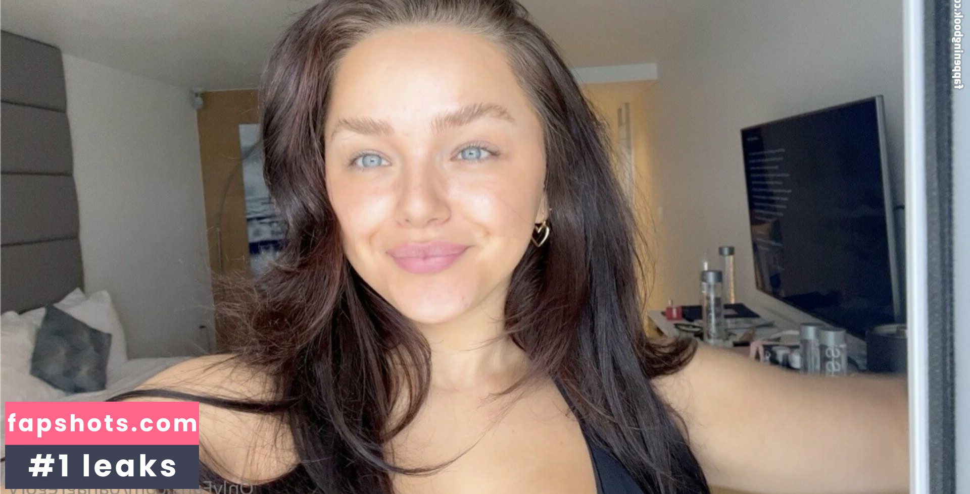 Oana Gregory gallery photo #100