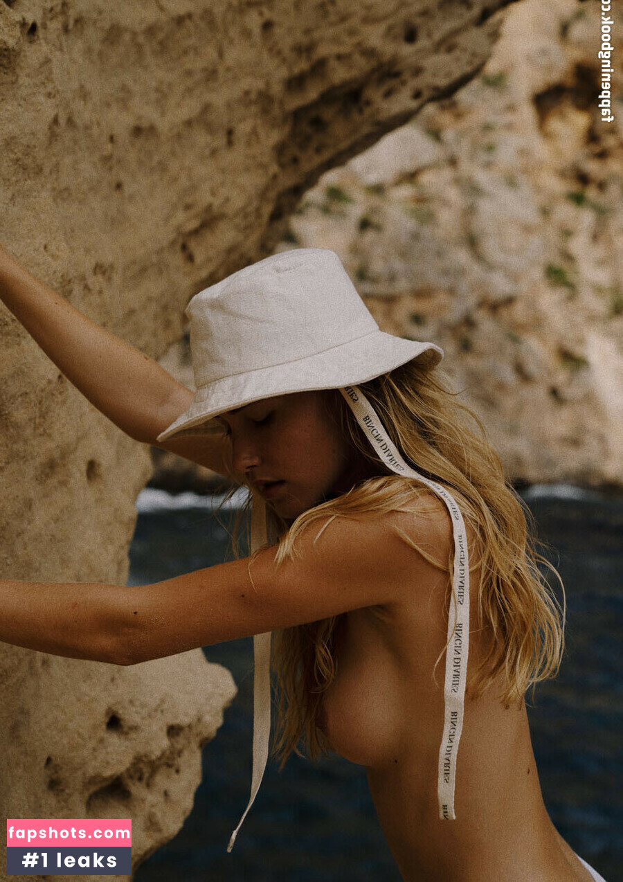 Océane Le Ny gallery photo #103